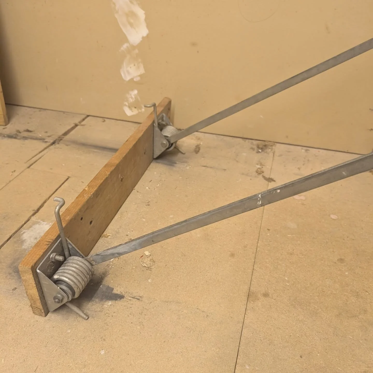 Call-out in Thames Ditton 🧰
Loft ladder had pulled clean out of its fixings — unsafe and unusable.
Re-secured all hinge brackets with multiple heavy-duty screws, reinforced spring mounts, and fully tested.
Now safe, solid, and ready for dail