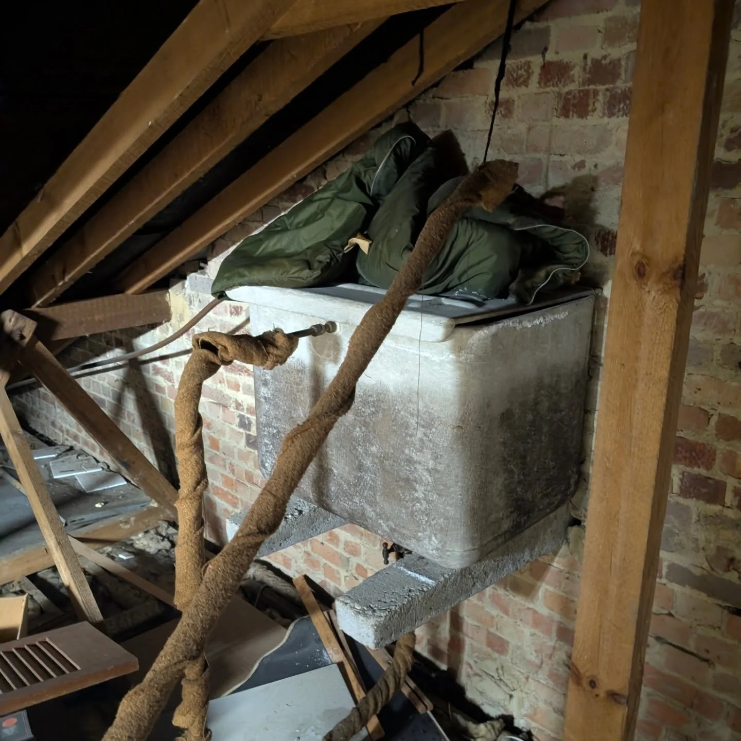 Leaking loft overflow sorted ✅

Old crusty ball valve swapped for a new brass one &mdash; tank refilling perfectly and no more drips 💧💪
Checked insulation and refitted jackets to protect against freezing too.

#DefenderPropertyMaintenance #Plumbing