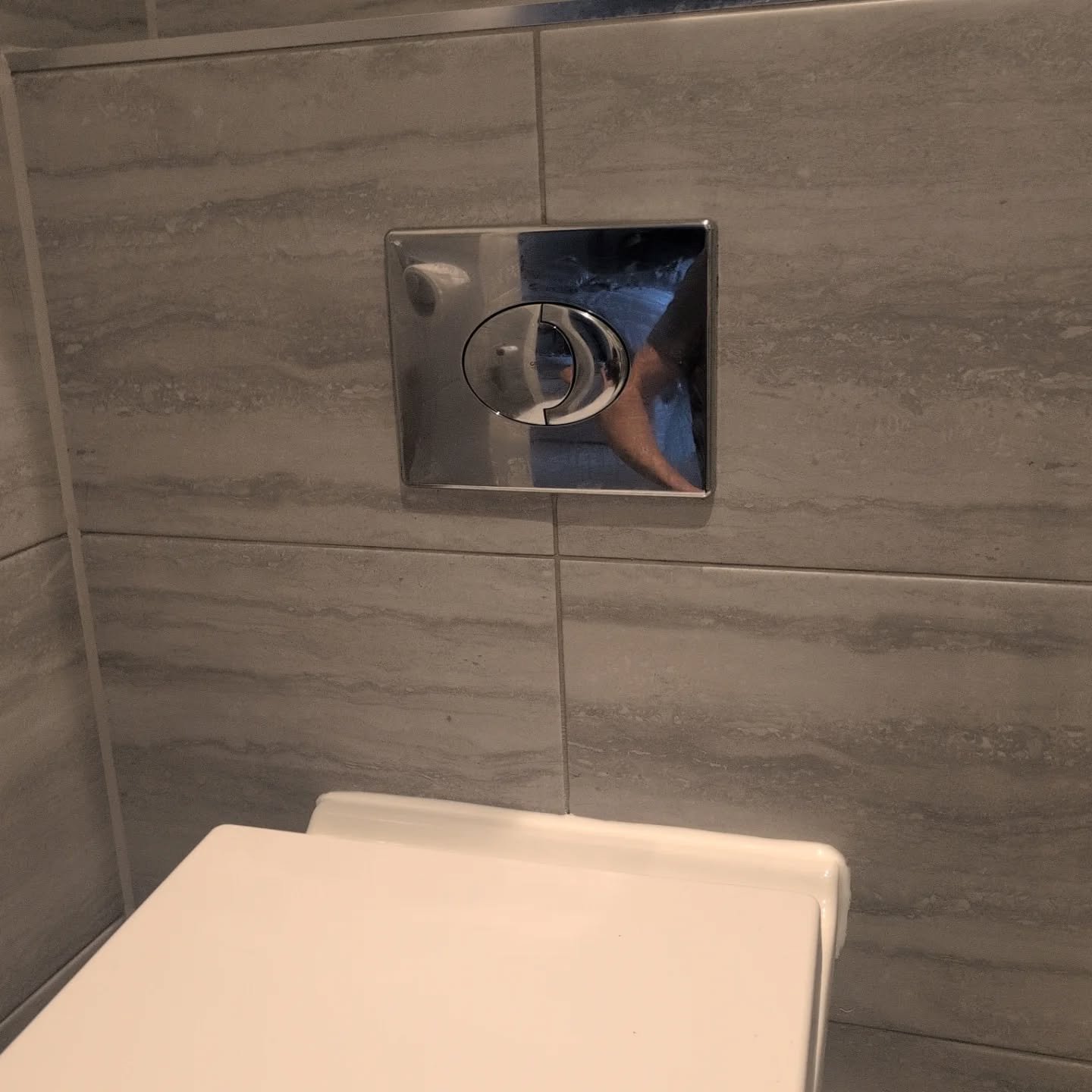 💧 Concealed Cistern Syphon Replacement &ndash; Job Done

Today we replaced a worn-out syphon on a concealed cistern.
Access is tight on these installs, but with the front plate removed and the housing exposed we swapped the faulty unit, checked the 