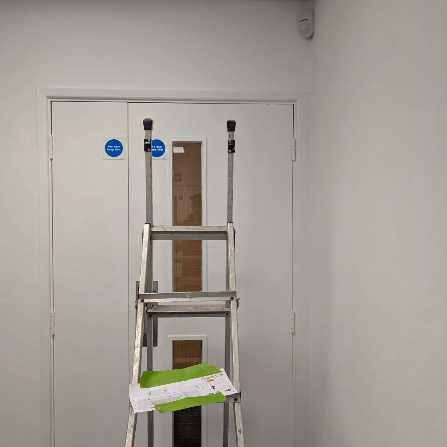 🚪 Defender Property Maintenance | Automatic Door Closer Install 🚪

New automatic soft-close door closer fitted today to an office fire door in Ascot &mdash; smoother closing, safer operation, and fully aligned for reliable daily use.

If your offic