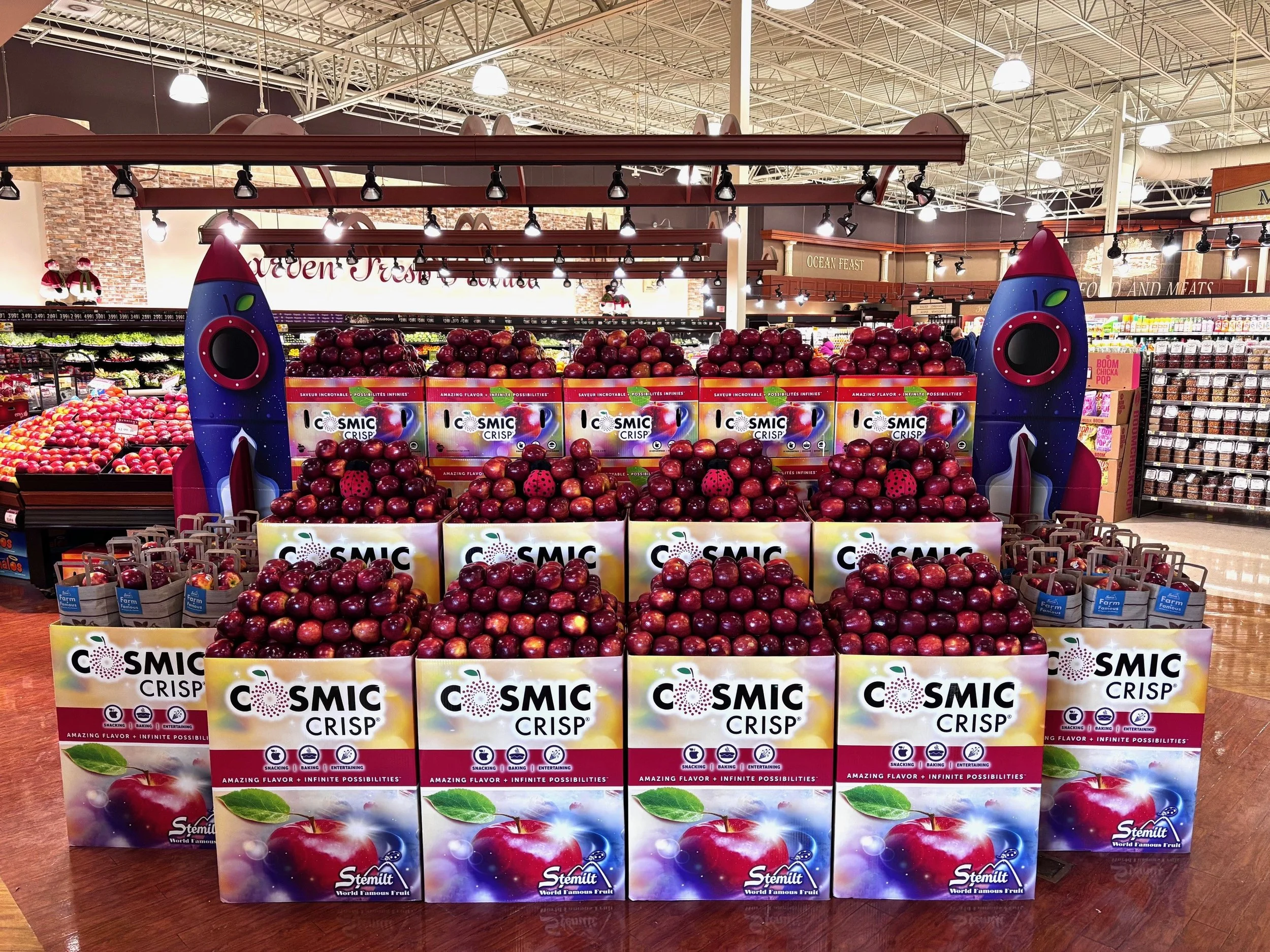 Cosmic Crisp Apples at Hennings in Harleysville PA 010925.jpg