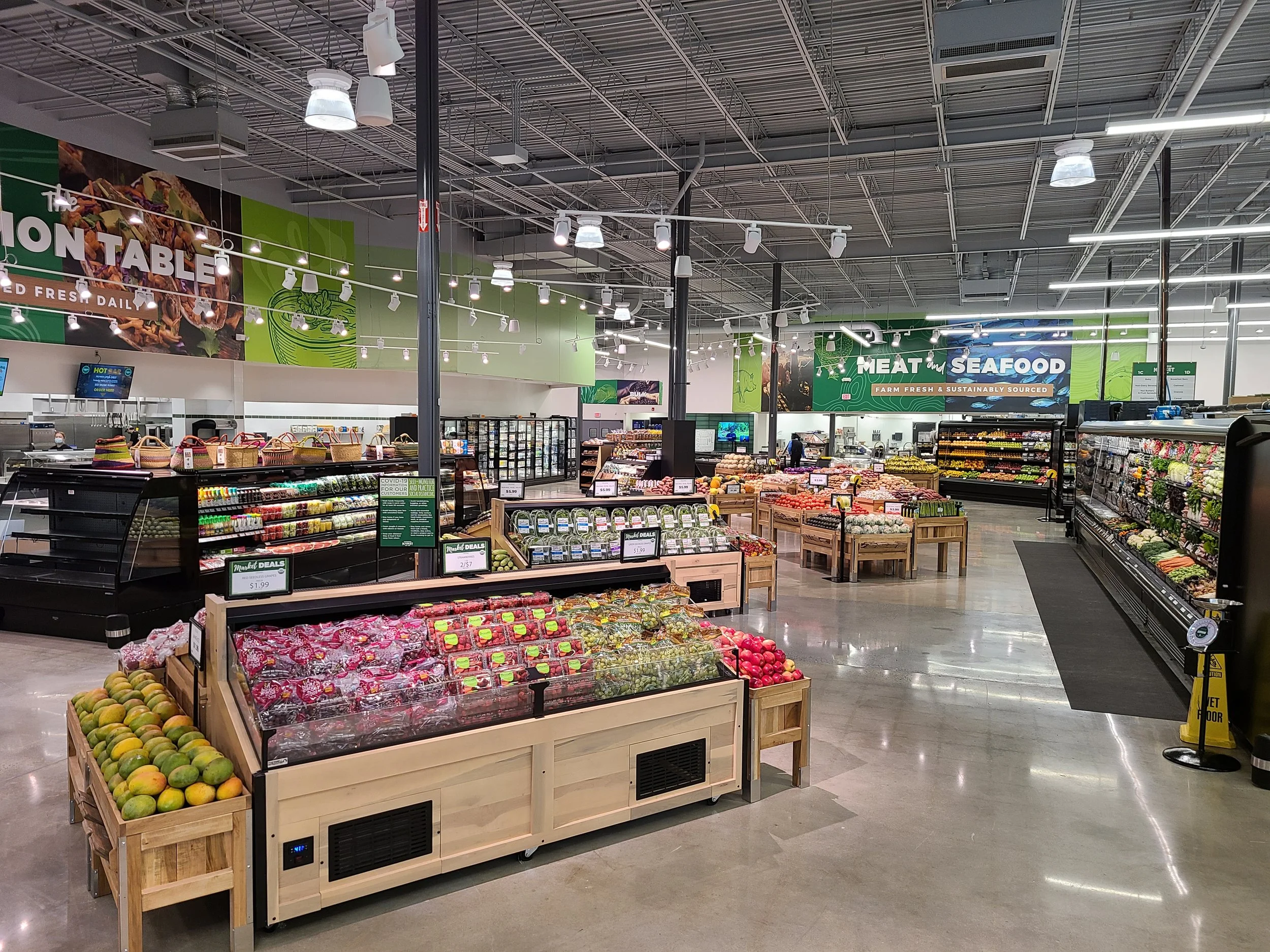 Common Market 7th St 09.16.20 Aisle.jpg