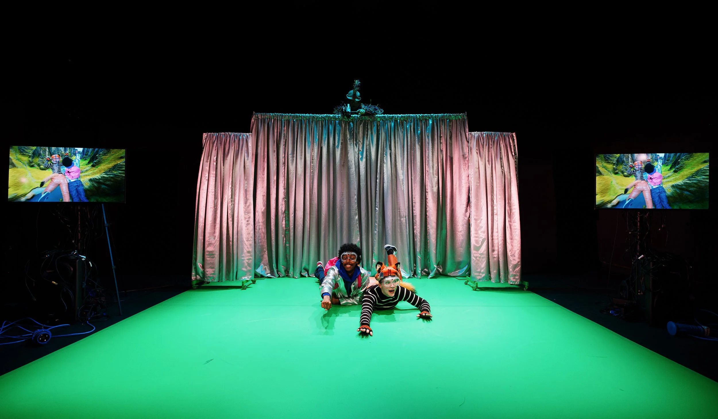 emma+pj_TheShivers@NDT_(c)Alex Brenner__93_3690-ARW-dx_s.jpg