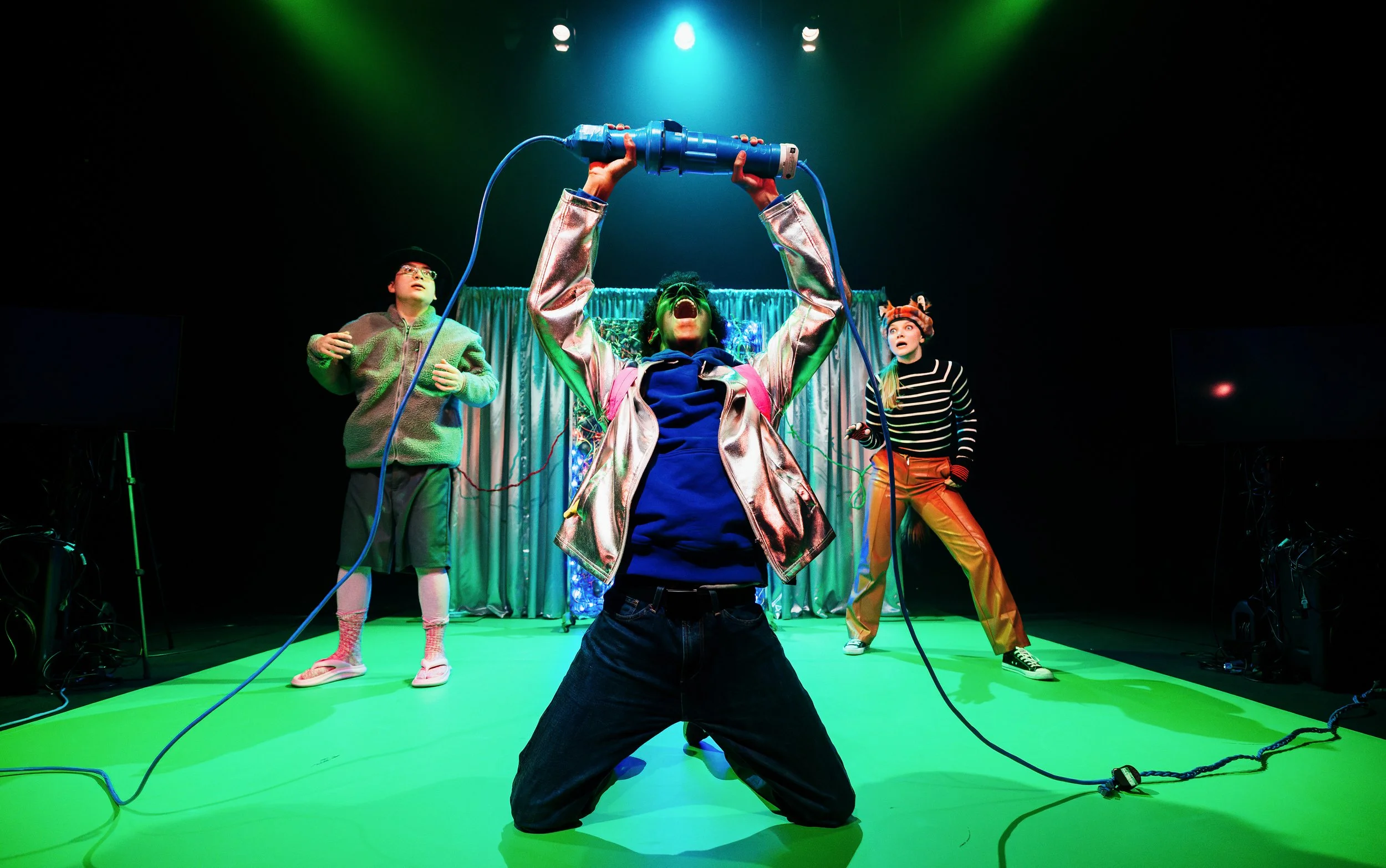 emma+pj_TheShivers@NDT_(c)Alex Brenner__93_4514-ARW-dx_s.jpg