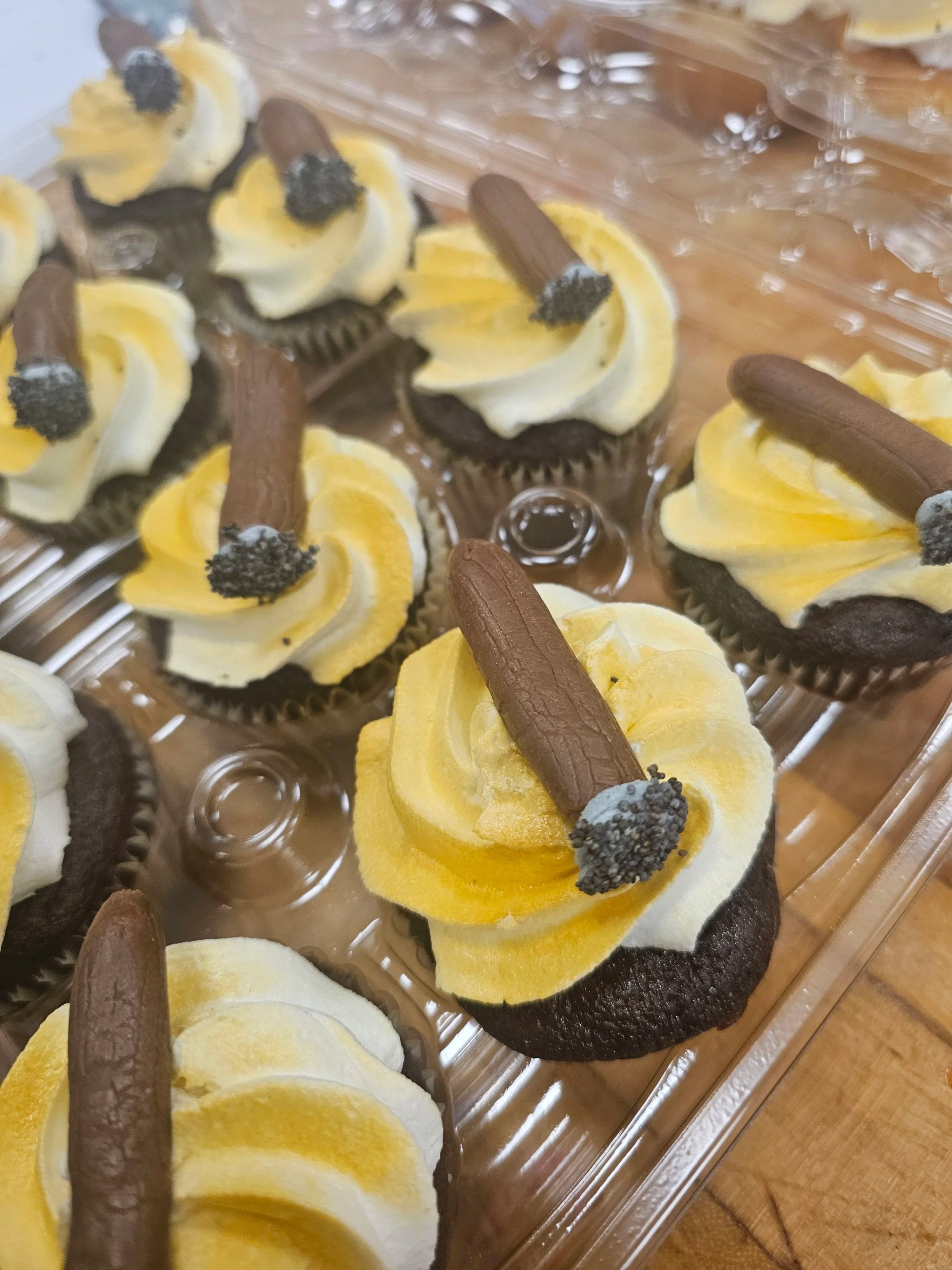 Cigar Cupcakes
