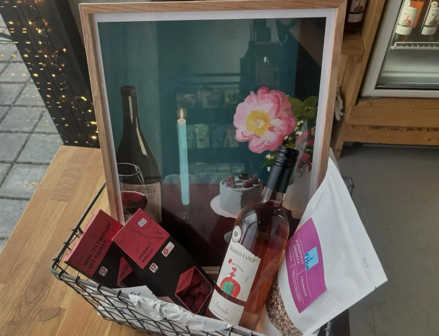 Hos Fika kan du finde den helt perfekte lille ting til december❄️. Uanset om du leder efter mandelgaven, der skal v&aelig;kke smil og overraskelse juleaften, eller en julegave, der viser omtanke og gl&aelig;de. Vi har n&oslash;je udvalgte produkter, 