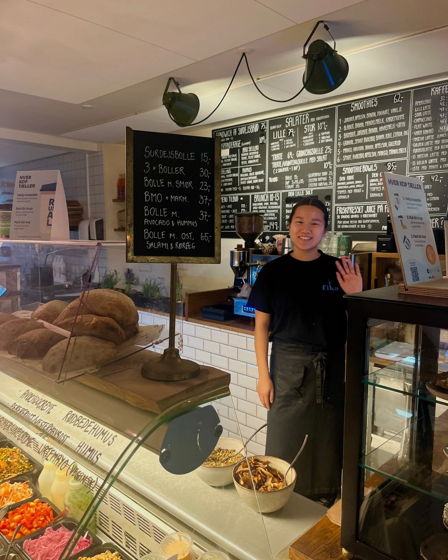 God weekend fra os p&aring; FIKA ✨
Vi h&aring;ber, I l&aelig;gger vejen forbi og nyder lidt ekstra fork&aelig;lelse hos os 💛