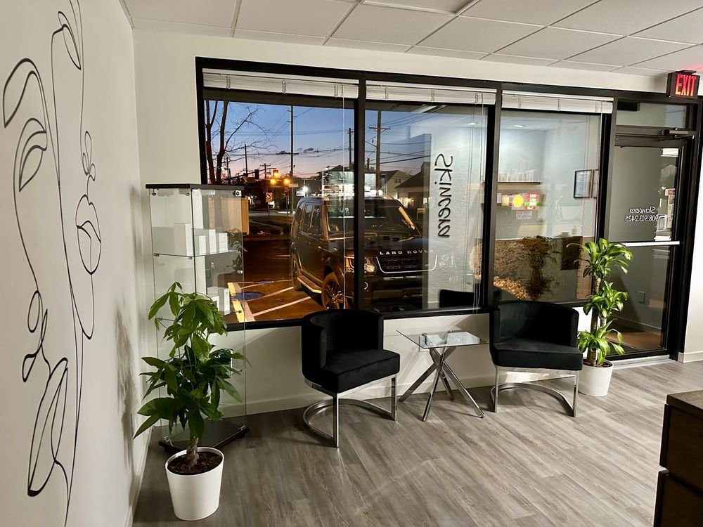 Skincera Beauty salon interior waiting area