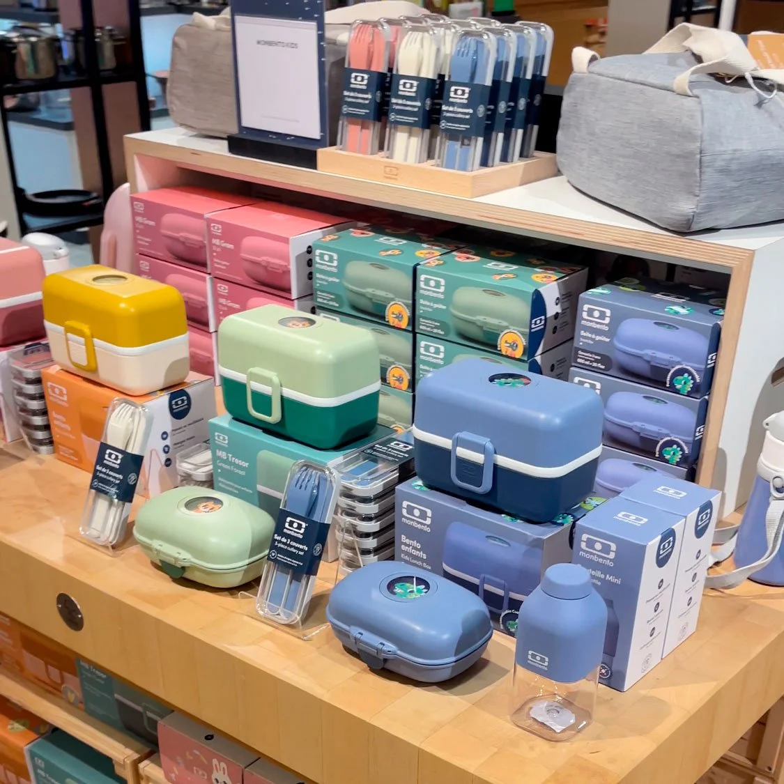 thomas_couthon-monbento-merchandising-meuble-urban_kids-2024-photo-01.jpg