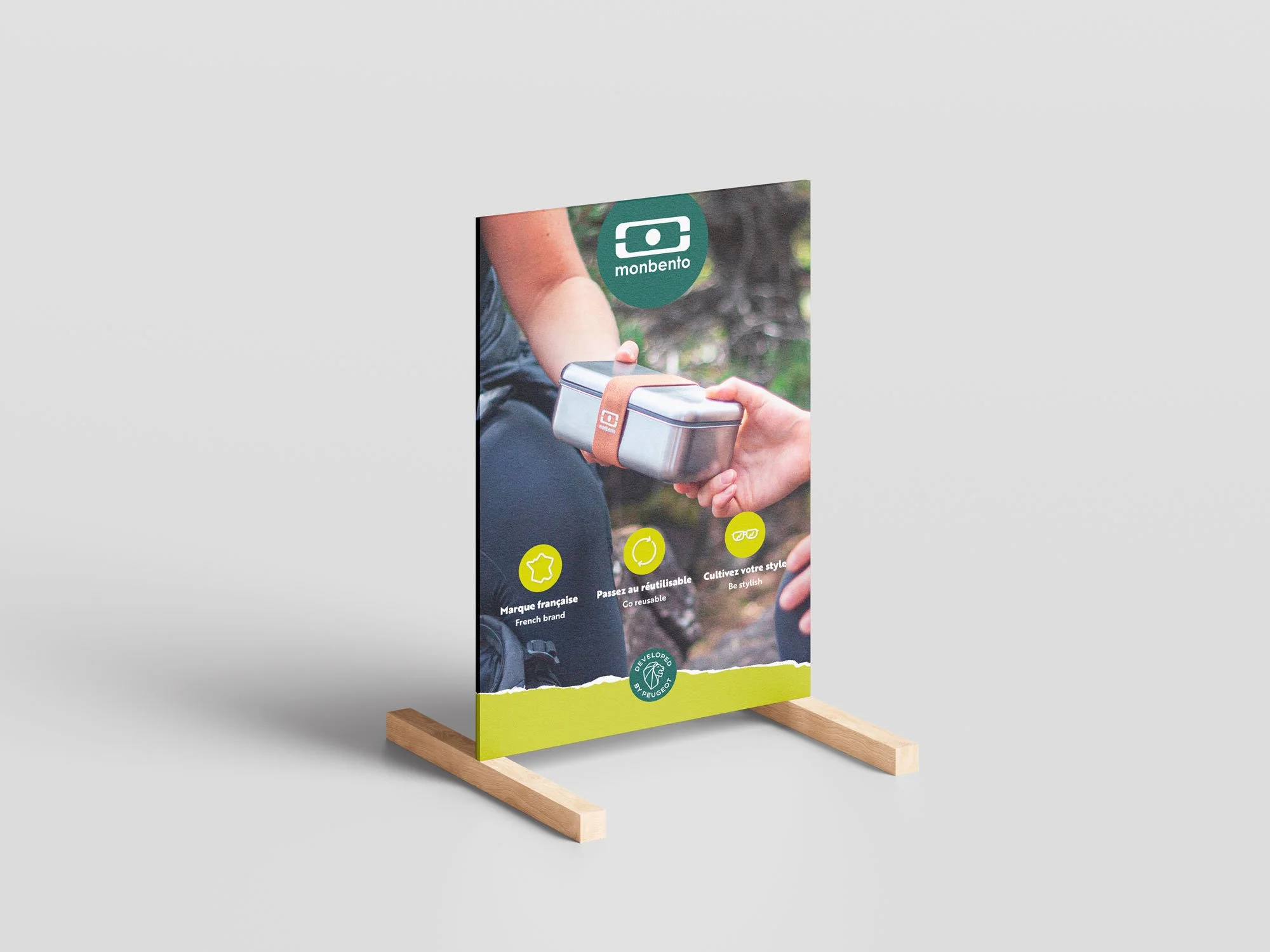 thomas_couthon-monbento-PLV-outdoor-wooden_Stand_01.jpg
