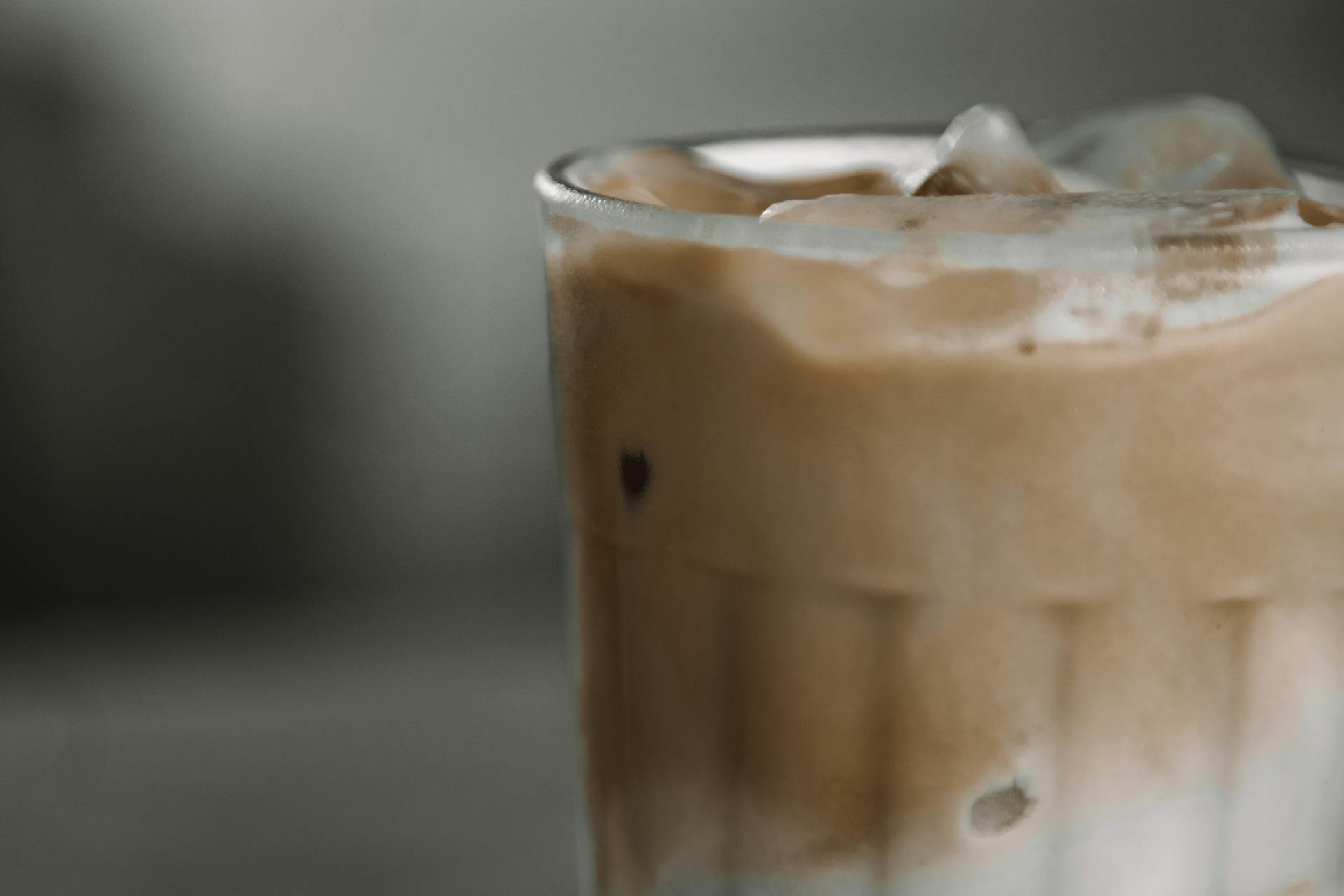 A Slow-Living Weekend: Art, Books, Vinyl and Coffee Rituals