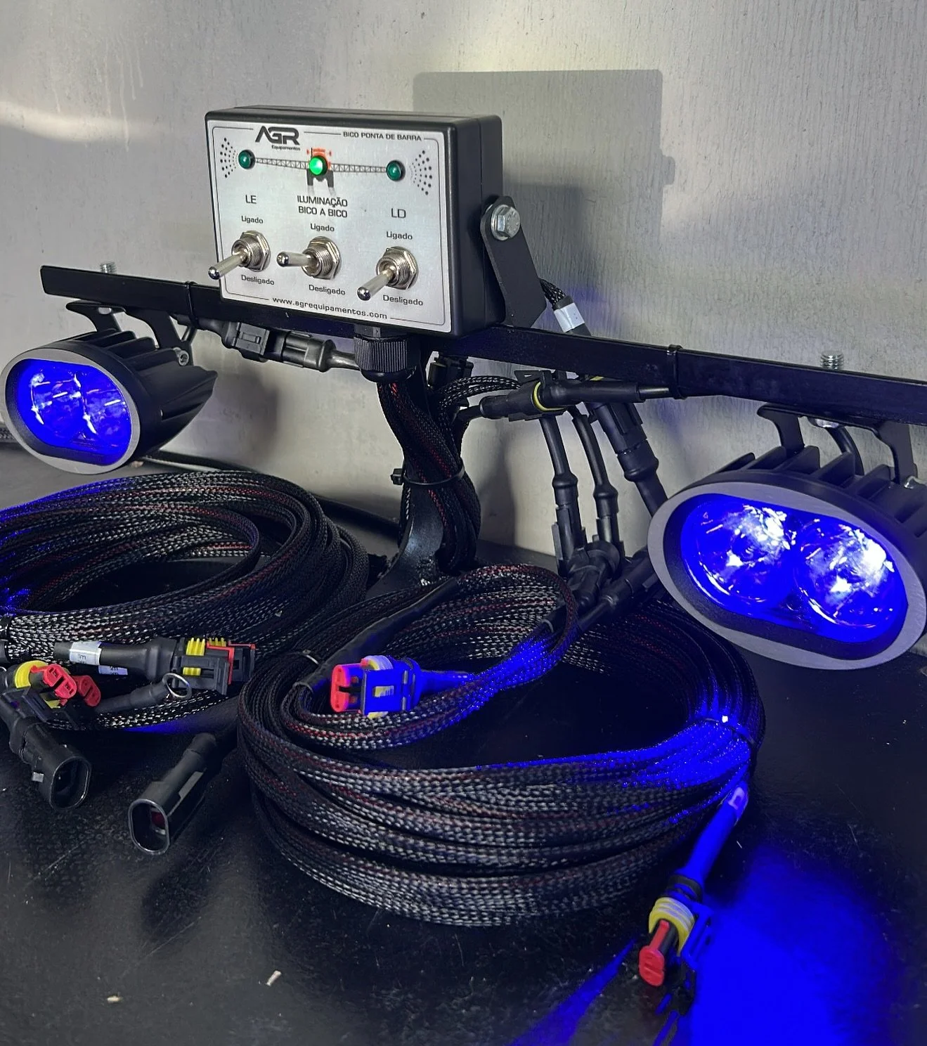 Iluminação de alta performance para pulverização noturna.
Mais visibilidade, mais segurança e mais produtividade com os sistemas de iluminação AGR Equipamentos.
www.agrequipamentos.com