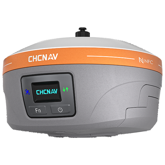 Robô de limpeza de piso com display digital, botões de controle e design moderno em cores cinza e laranja.