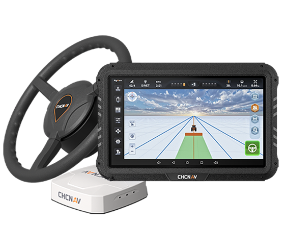 Tela de monitor de drone com visão de voo e rodas, junto a um volante de direção e um dispositivo de controle.