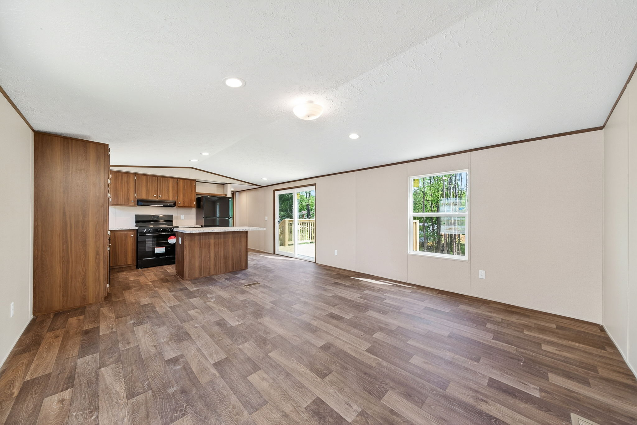 852 Interior Photo.png