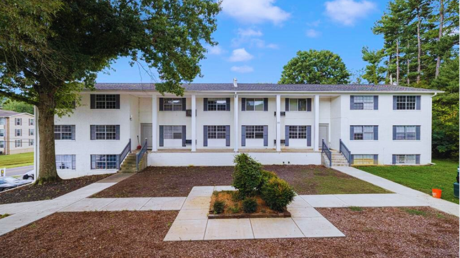 Stratford Manor 11 Unit.png