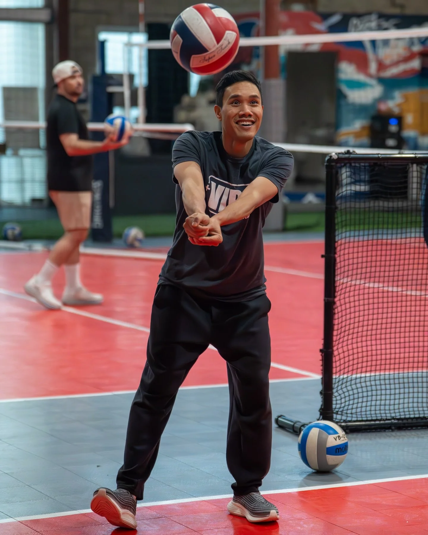 👉🏼👉🏼👉🏼Coach Jon Basilio 👀 

⚡️VIBE Director of Volleyball Operations
⚡️IPFW Libero
⚡️Orange Lutheran (Coach of the Year)
⚡️Former SCVC Head Coach

Train with Jon B for:
DEFENSE💪
SERVE RECEIVE💪
SETTING💪
HITTING💪
ALL SKILLS💪
GAME STRATEGY💪