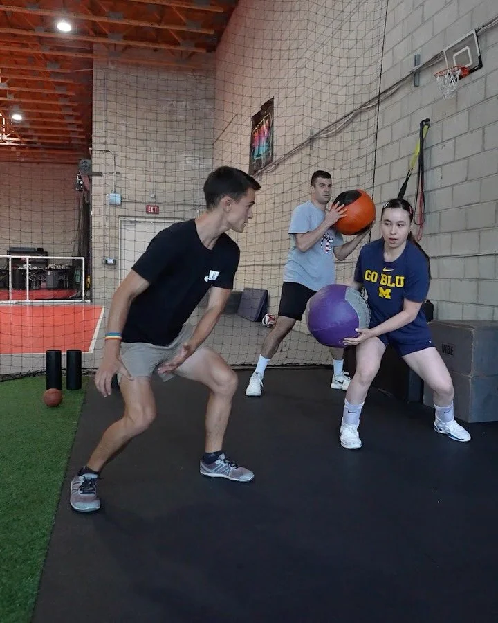 🔥SUNDAY PERFORMANCE CLASSES ARE HERE🔥

Starting May 17th, we&rsquo;re bringing the energy with two new Sunday training options led by Coach Dan 🥳

🕥 10:30 AM &ndash; ADULT PERFORMANCE: 🏃&zwj;♂️ Built for adults who want to stay active, get stron