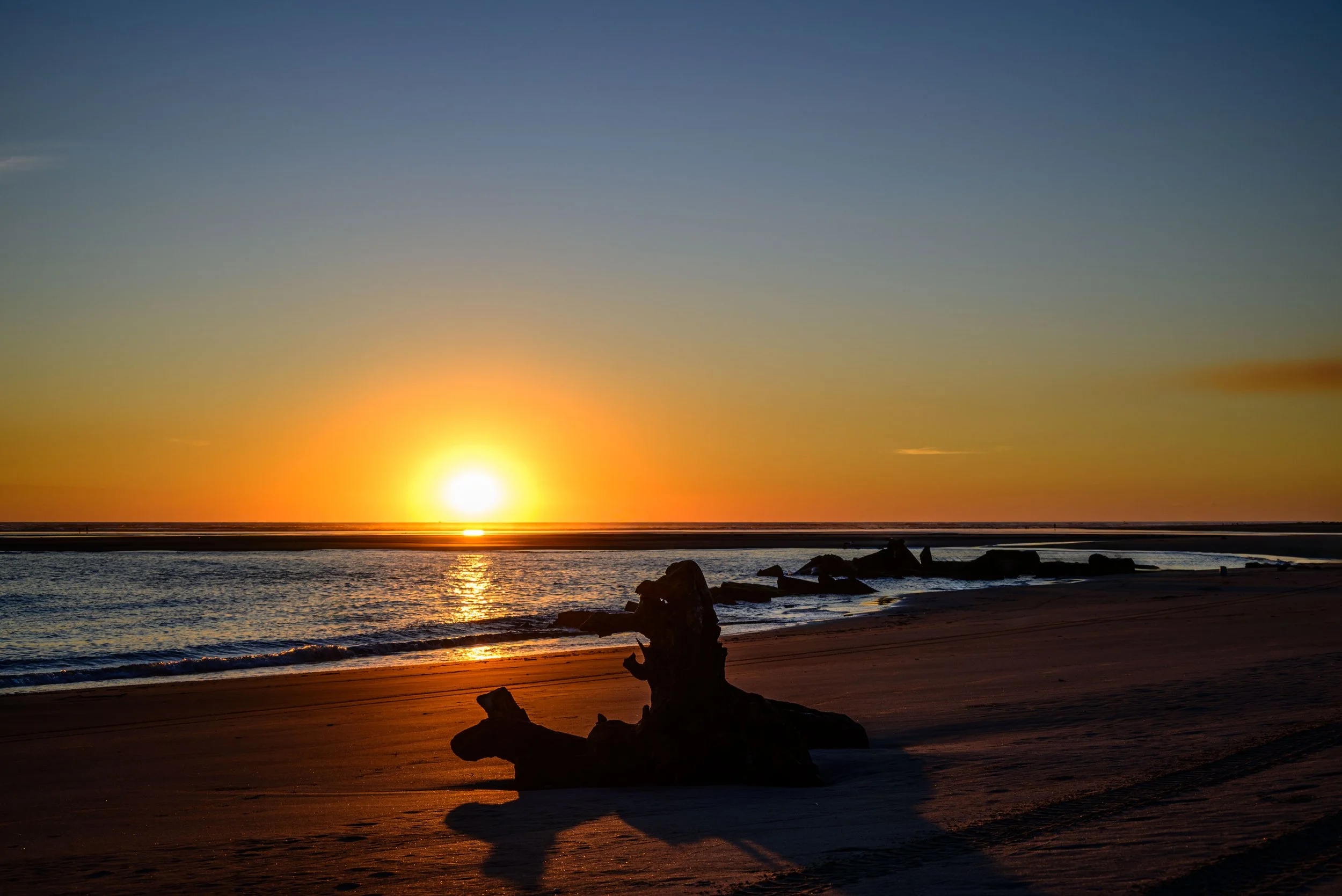 "Silhouettes in the Dying Light" | Costa del Sol, El Salvador (2024)