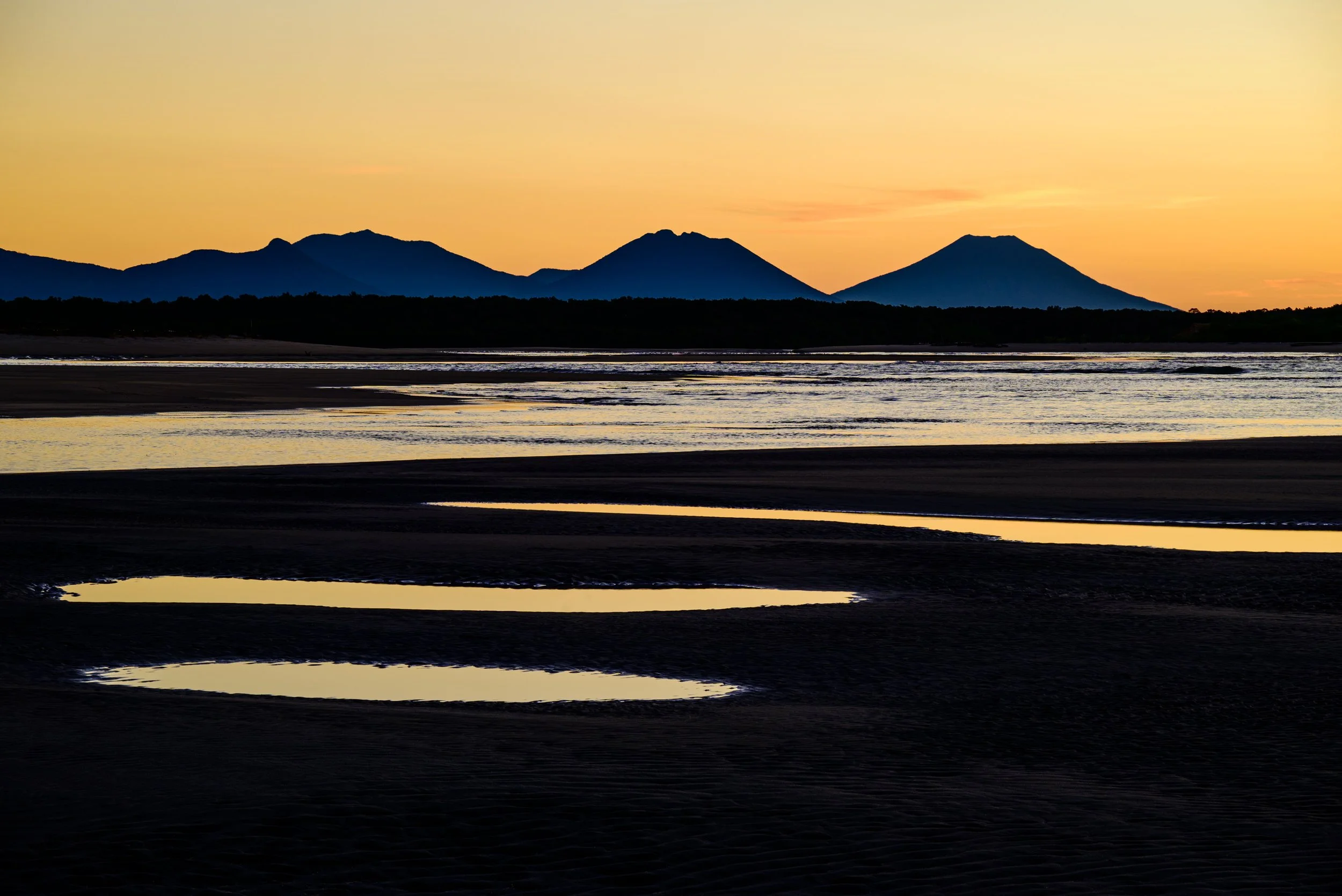 "Molten Droplets" | Costa del Sol, El Salvador (2024)