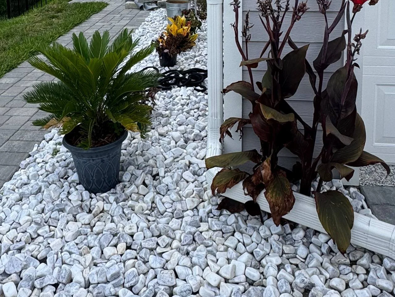 Wholesale Purple Exotic Marble Pebbles in gray white and soft purple tones