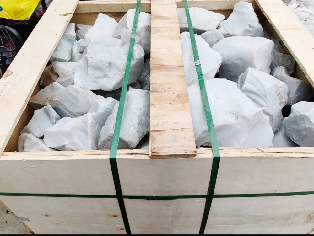 Wholesale White premium glass chunks with luminous finish