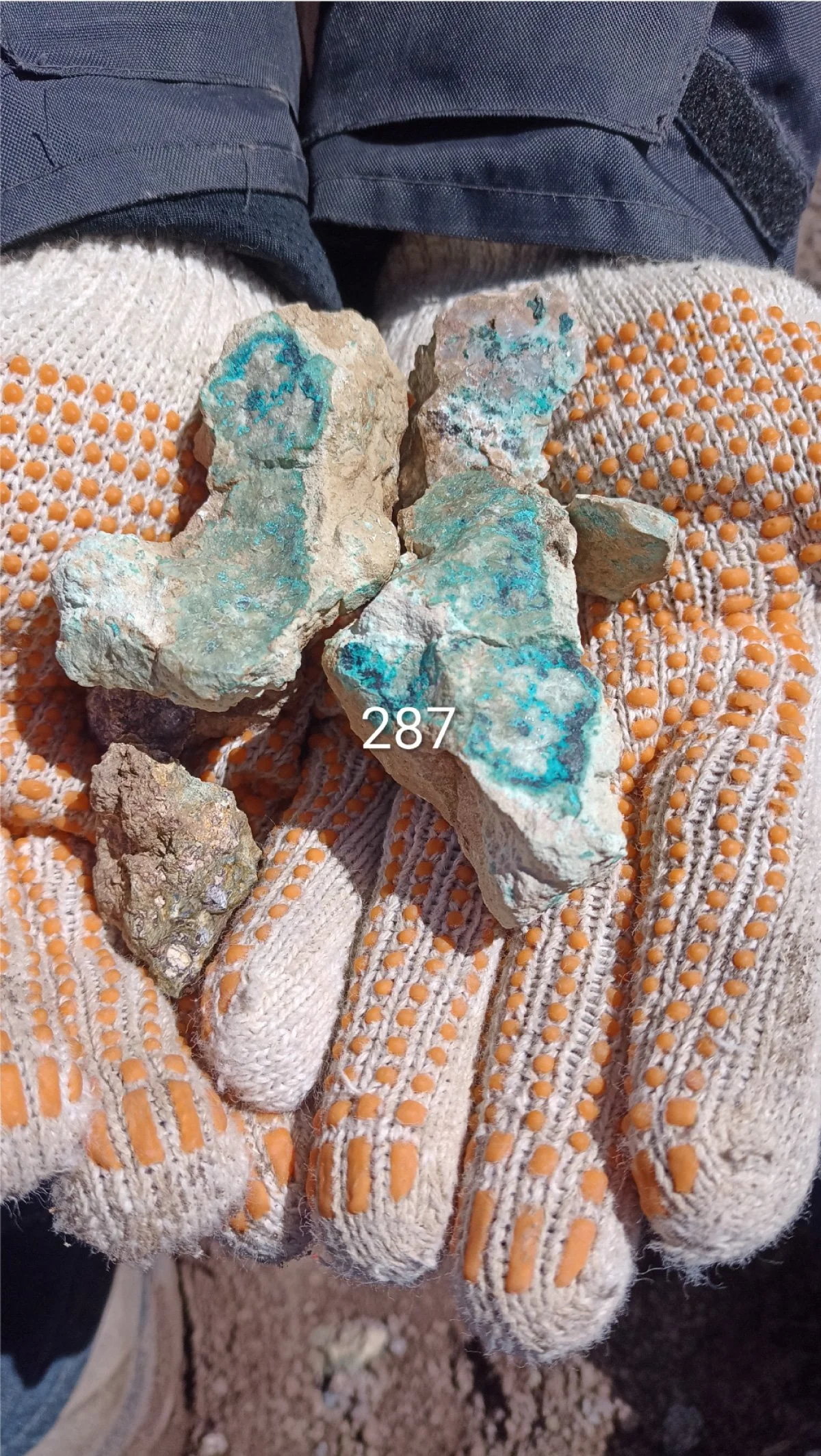argentina-metals-las-estrellas-copper-sample.jpg