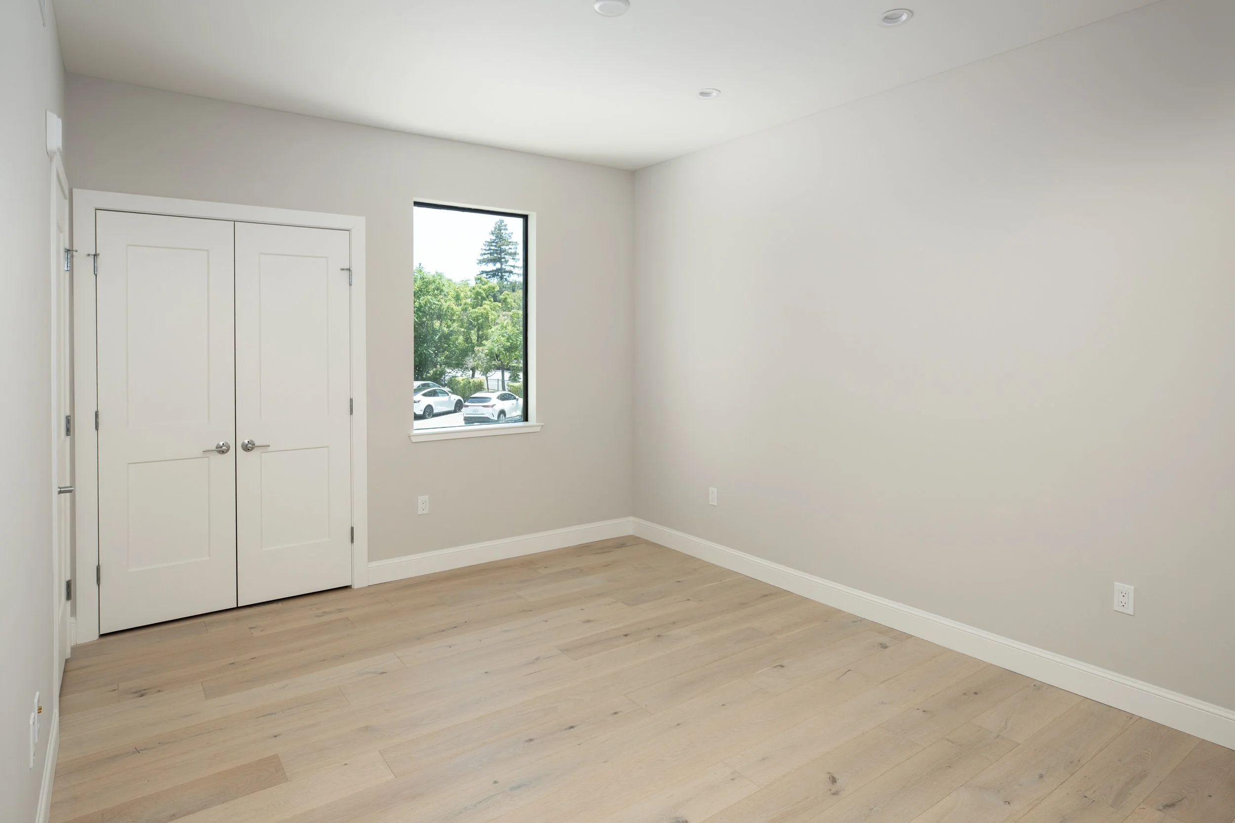 12-Unit208_Matt_Anello-4585-MLS.jpg