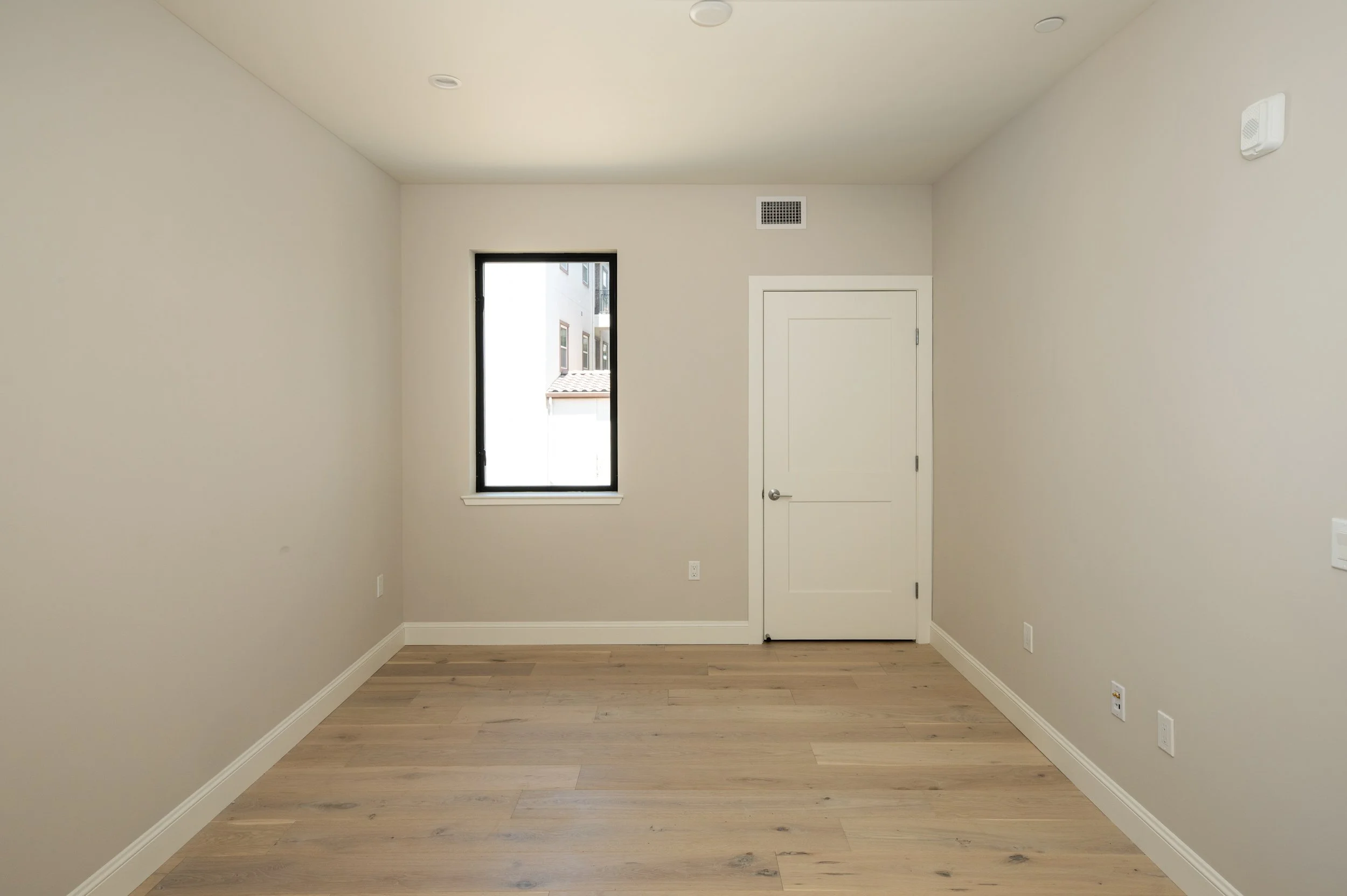 11-Unit202_Matt_Anello-4469-MLS.jpg