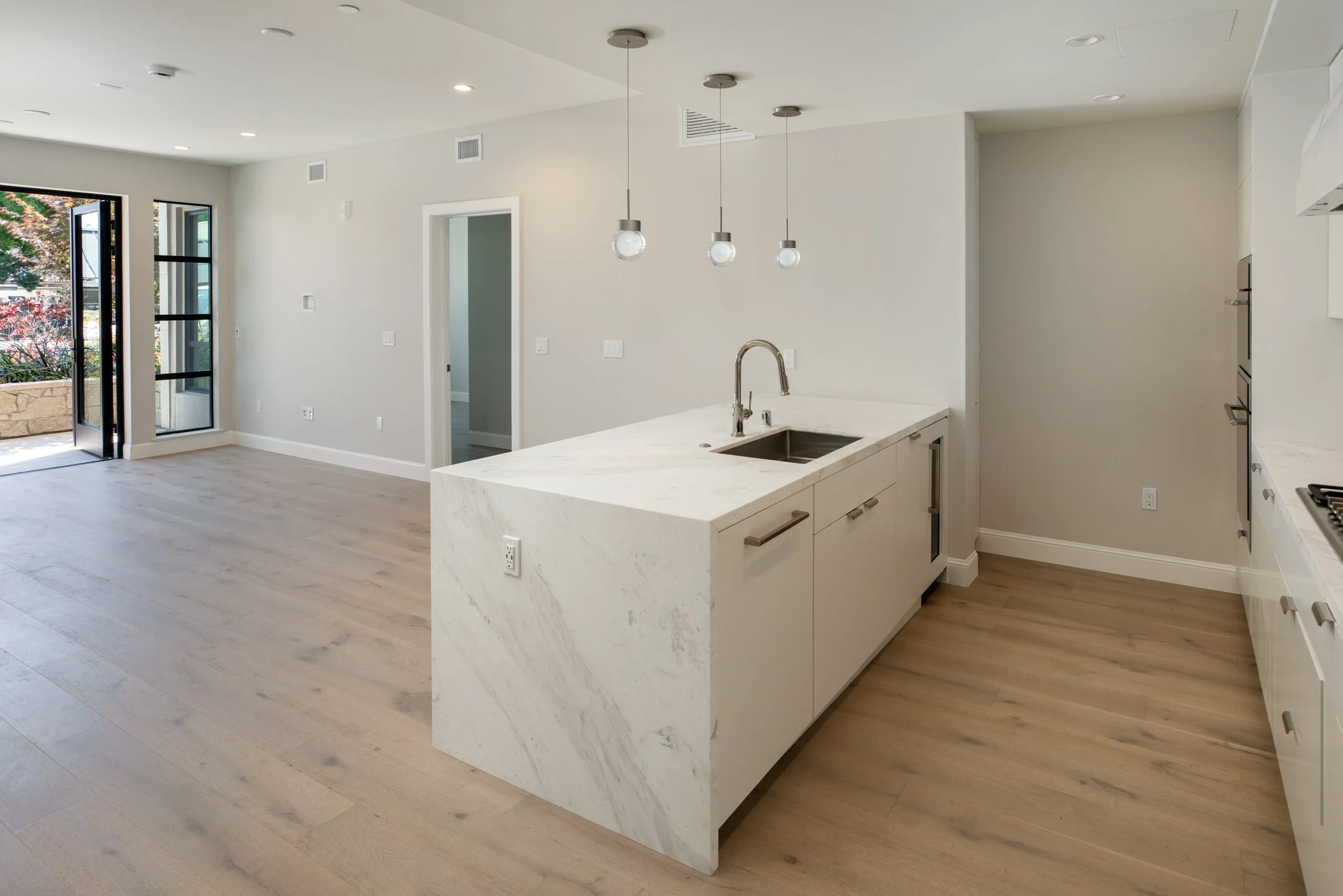 7-Unit106_Matt_Anello-4238-MLS.jpg