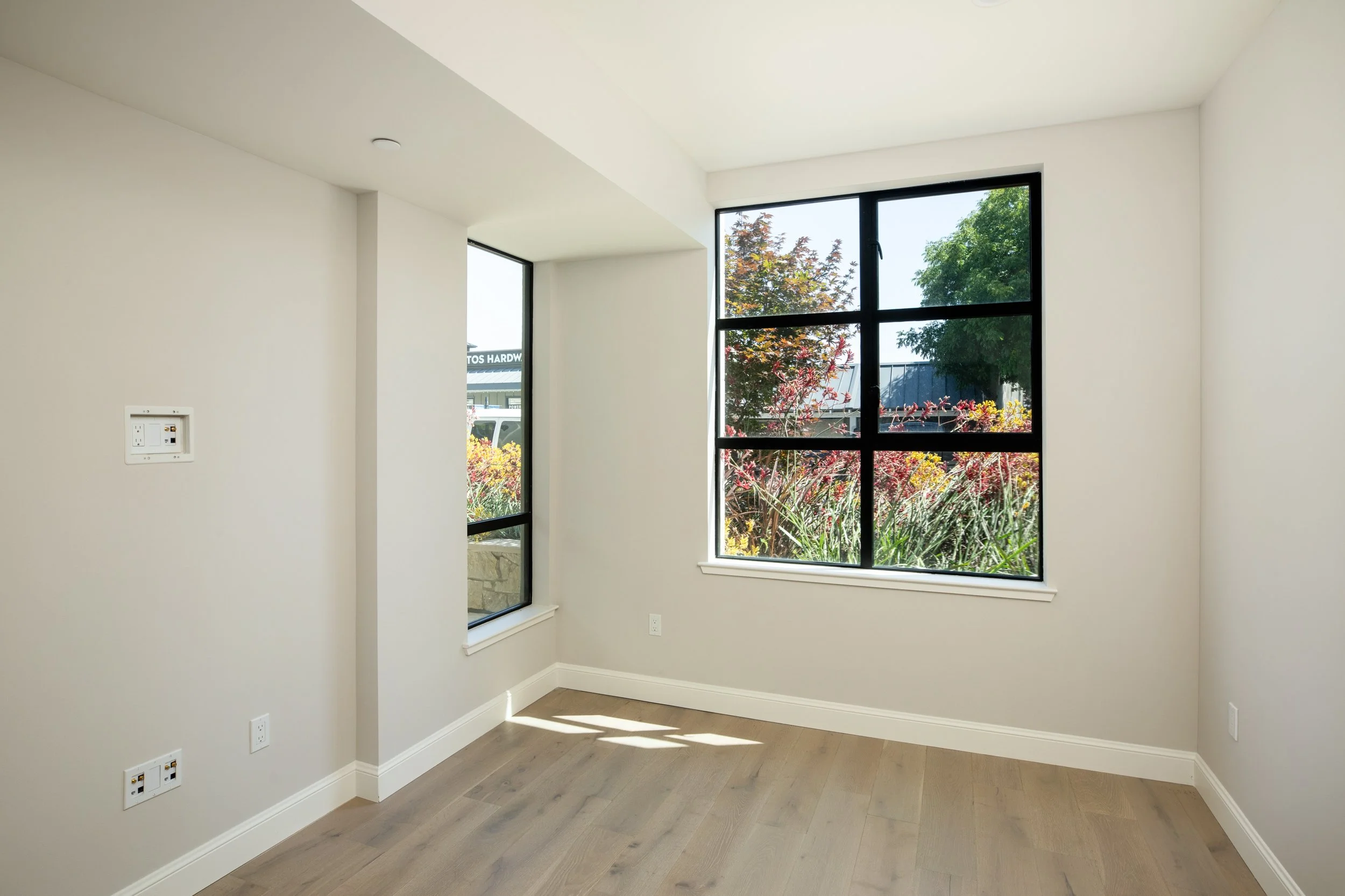 10-Unit106_Matt_Anello-4277-MLS.jpg
