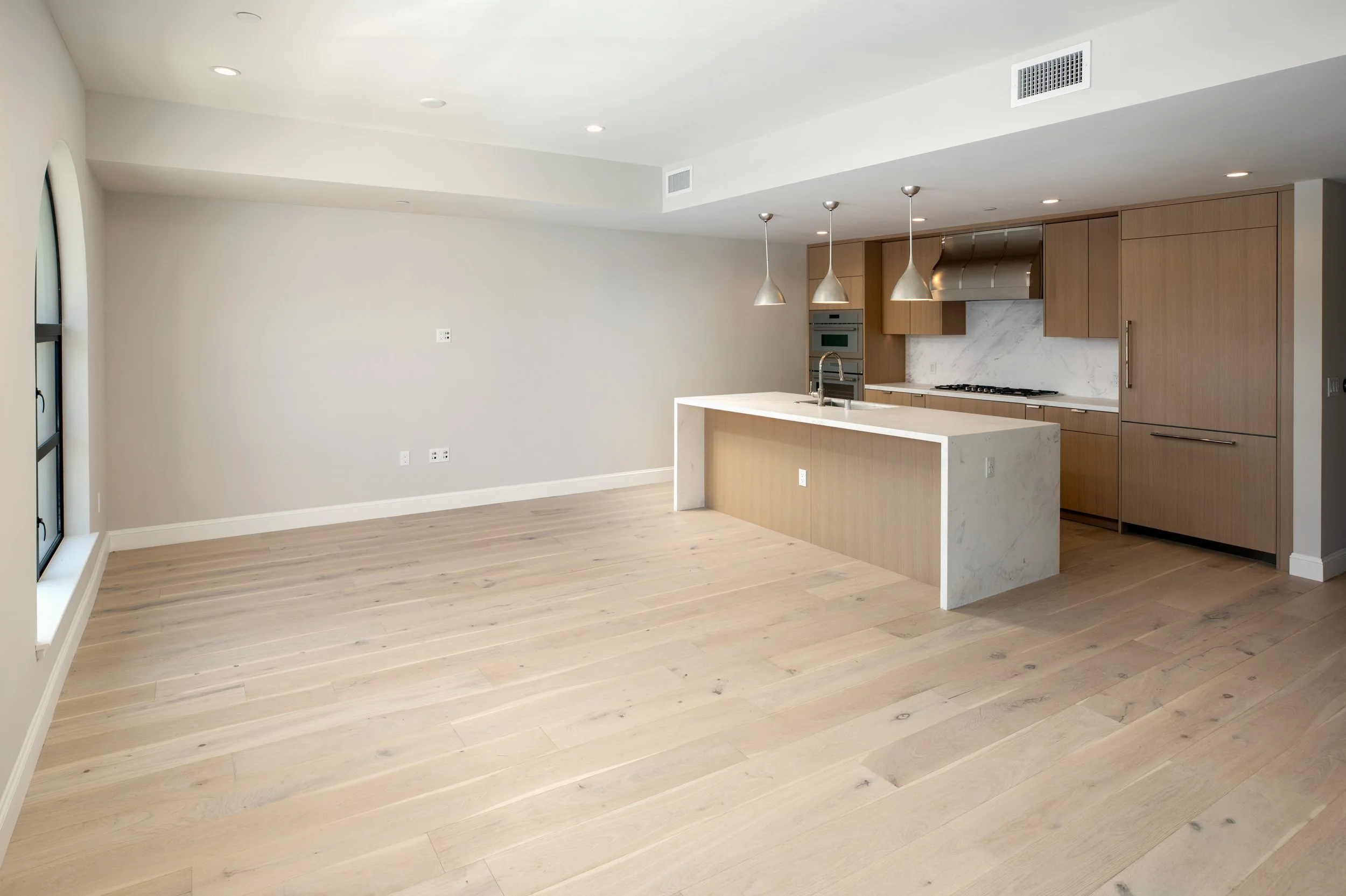 4-Unit202_Matt_Anello-4434-MLS.jpg