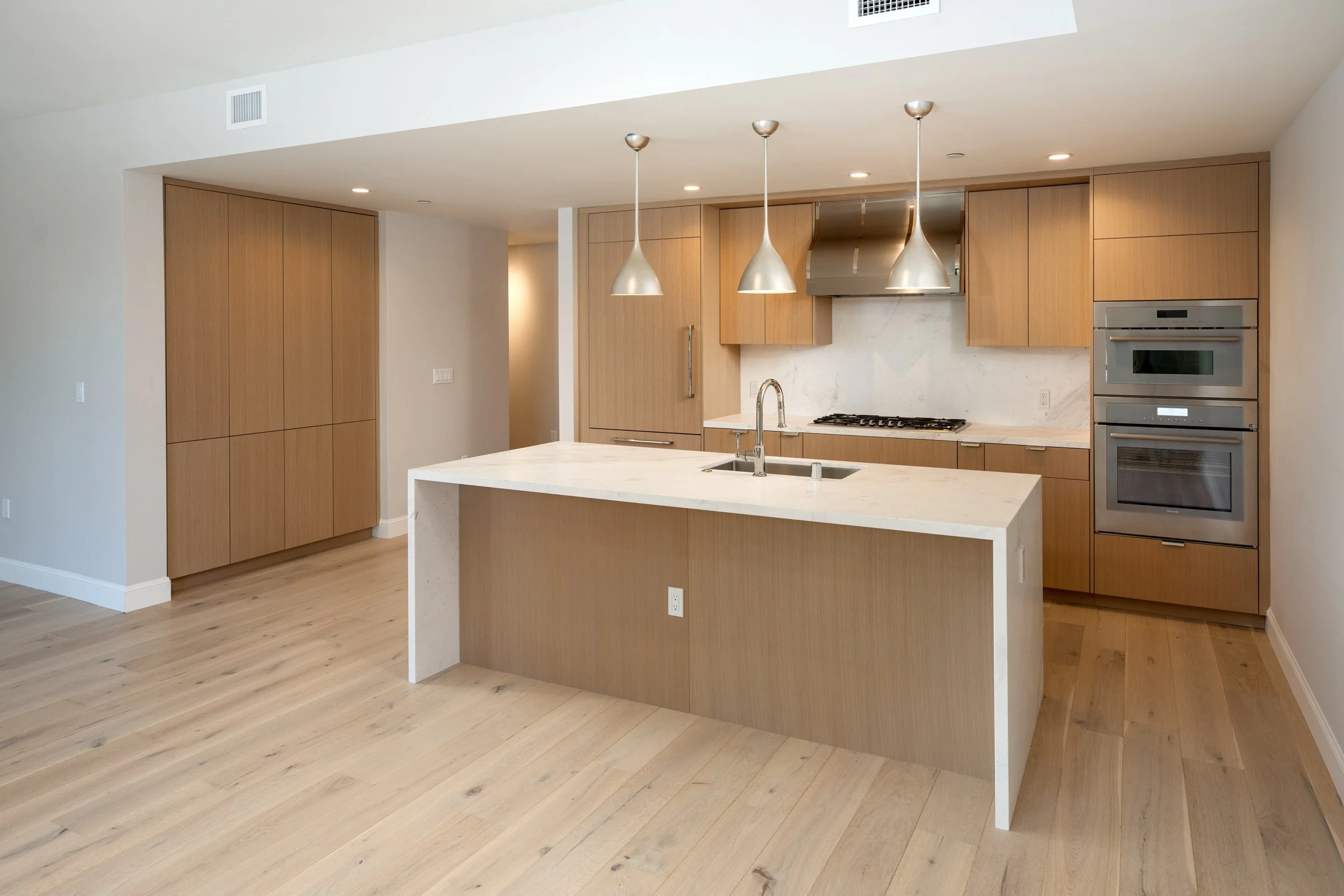 3-Unit208_Matt_Anello-4536-MLS.jpg