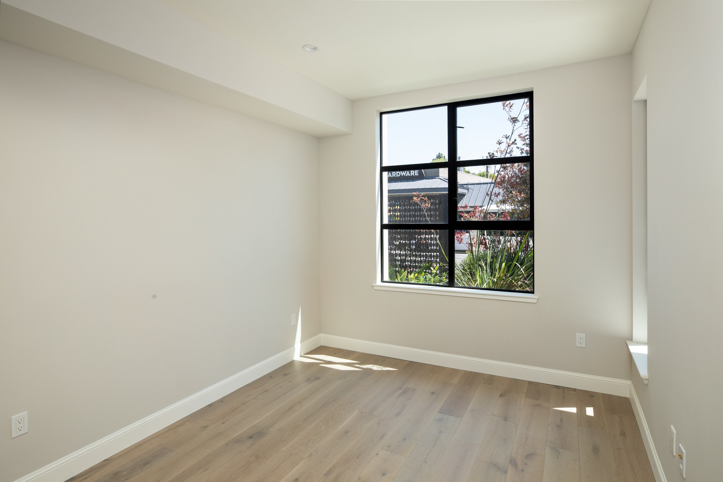 8-Unit106_Matt_Anello-4269-MLS.jpg