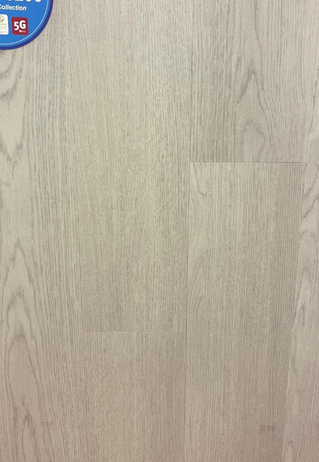 8238 Glacier White