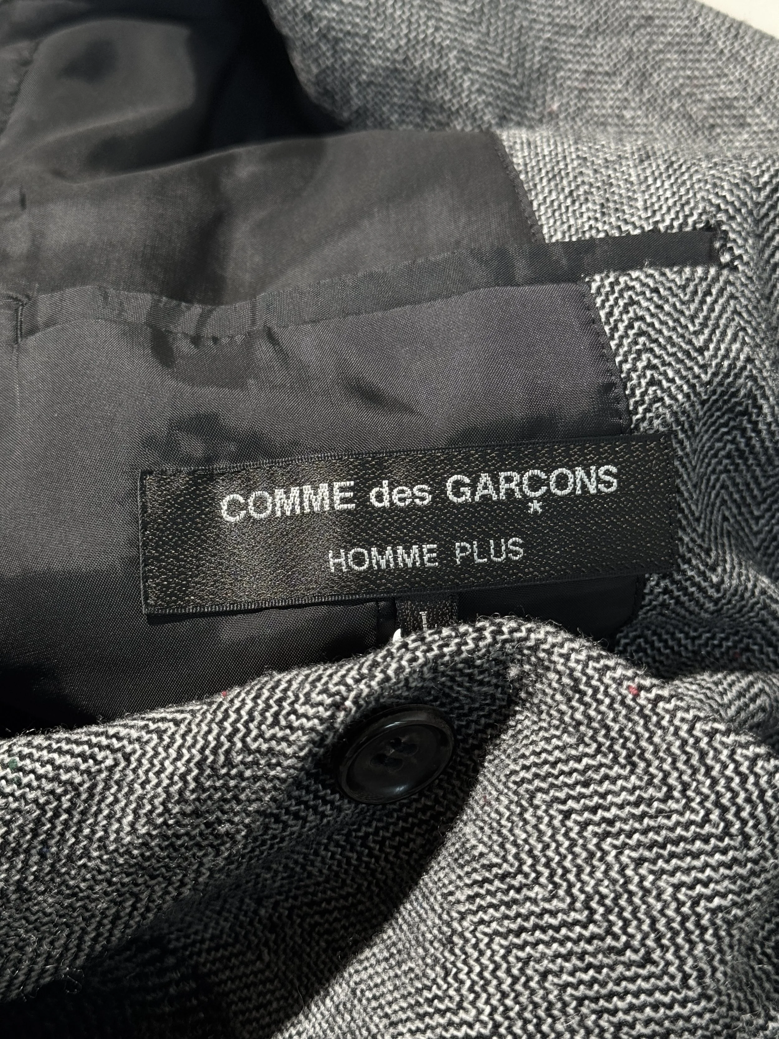 Thumbnail 9ad74fd8-8a0a-4218-8c83-1e3b3344ffd2