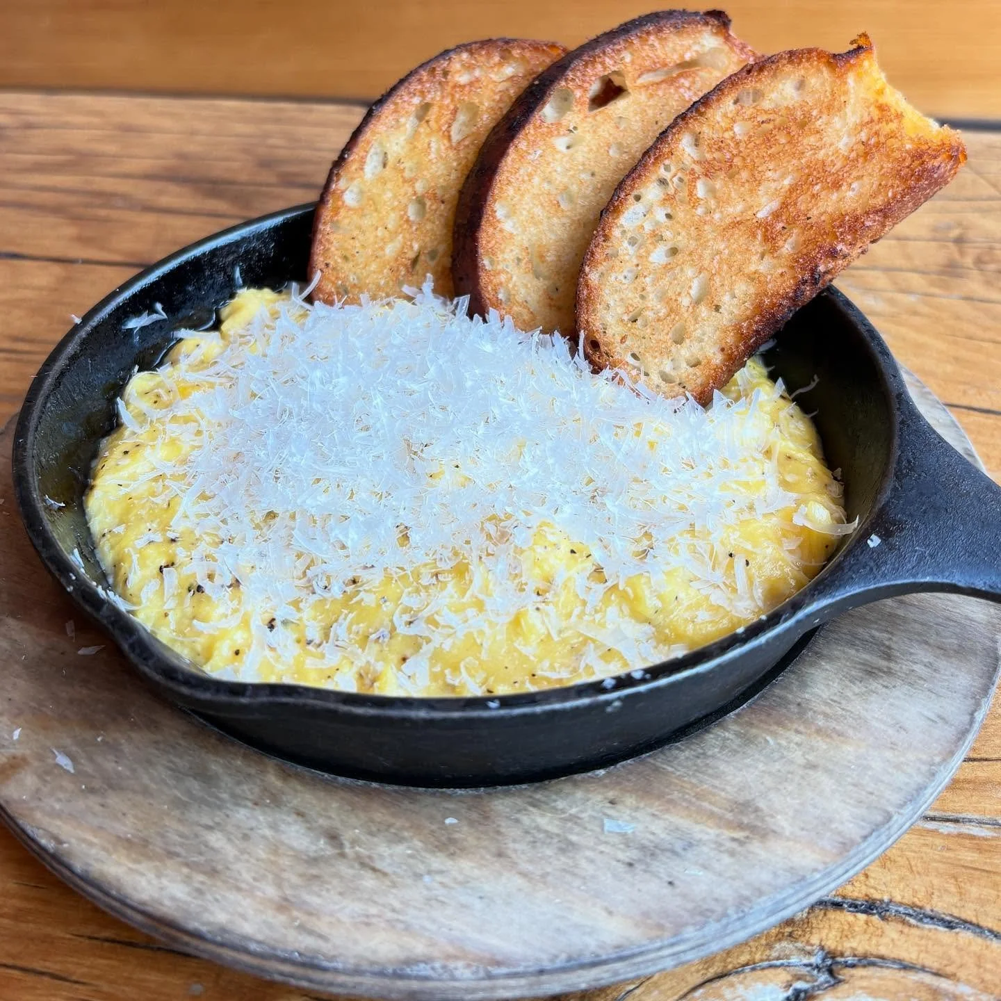 Like creamy scrambled eggs? Like cacio e pepe? Gimme Italian food but make it brunchy 🤤

CACIO EGG PEPE
scrambled eggs, pecorino, black pepper, crostini

Buon apetito! Brunch reservations on our website or Tock. Walk ins welcome! Join us Saturdays a