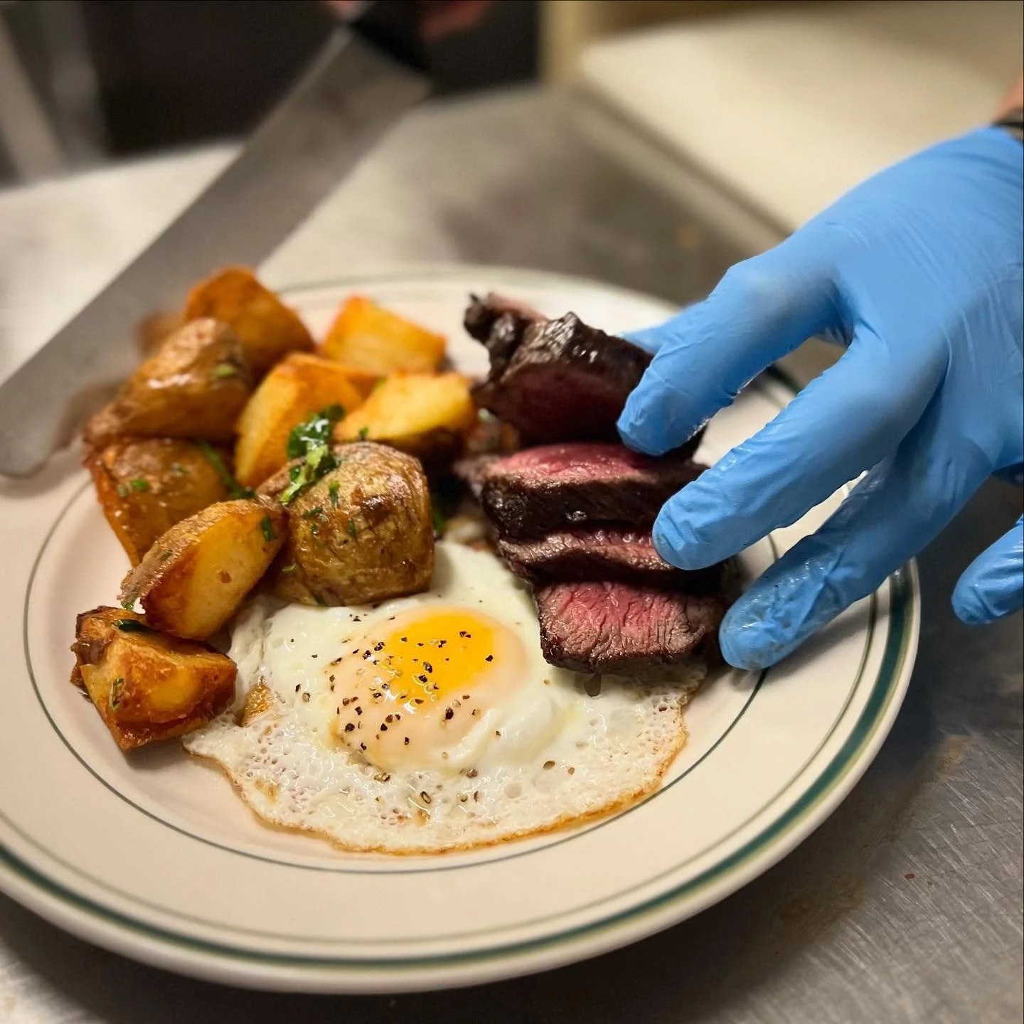 It&rsquo;s the holidays. Indulge a little. Denver Steak and Eggs for breakfast. And these potatoes are 🔥 

Join us for brunch on Saturdays and Sundays from 10am to 2pm! Reservations on Tock or our website. Walk ins welcome!