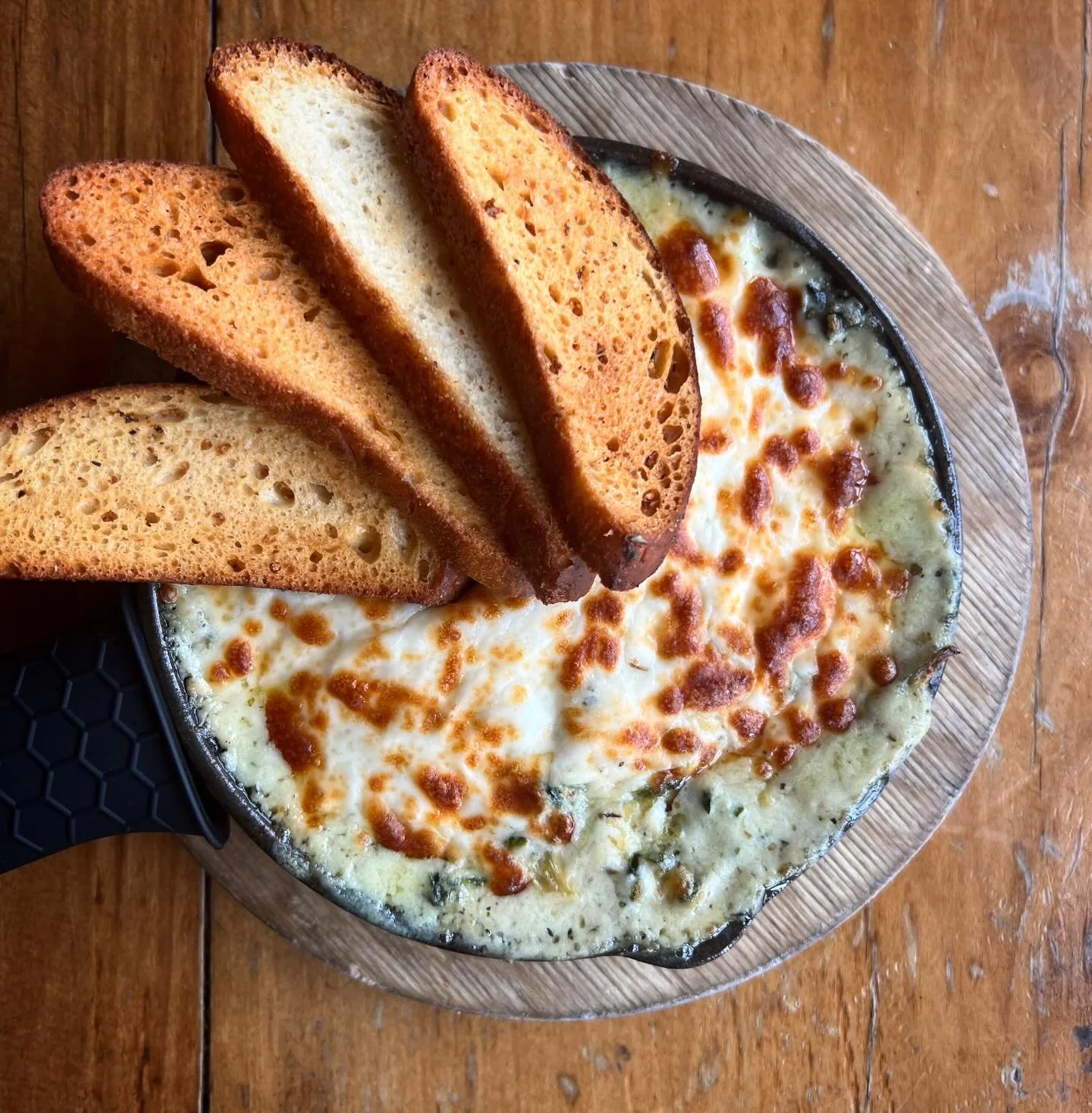 Show us your cheese pulls! Introducing our new Spinach Artichoke Dip!

Buon apetito! Reservations on our website or Tock. Walk ins welcome. Patio open! 😎
