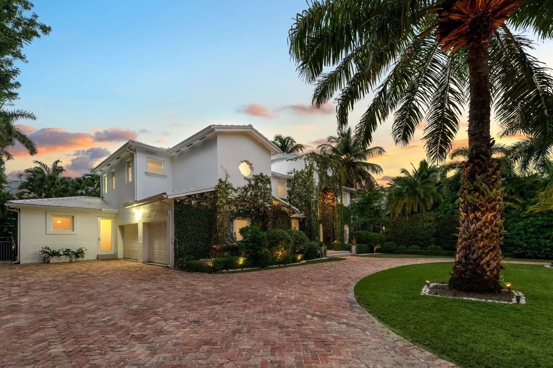 Driveway closeups (twilight)