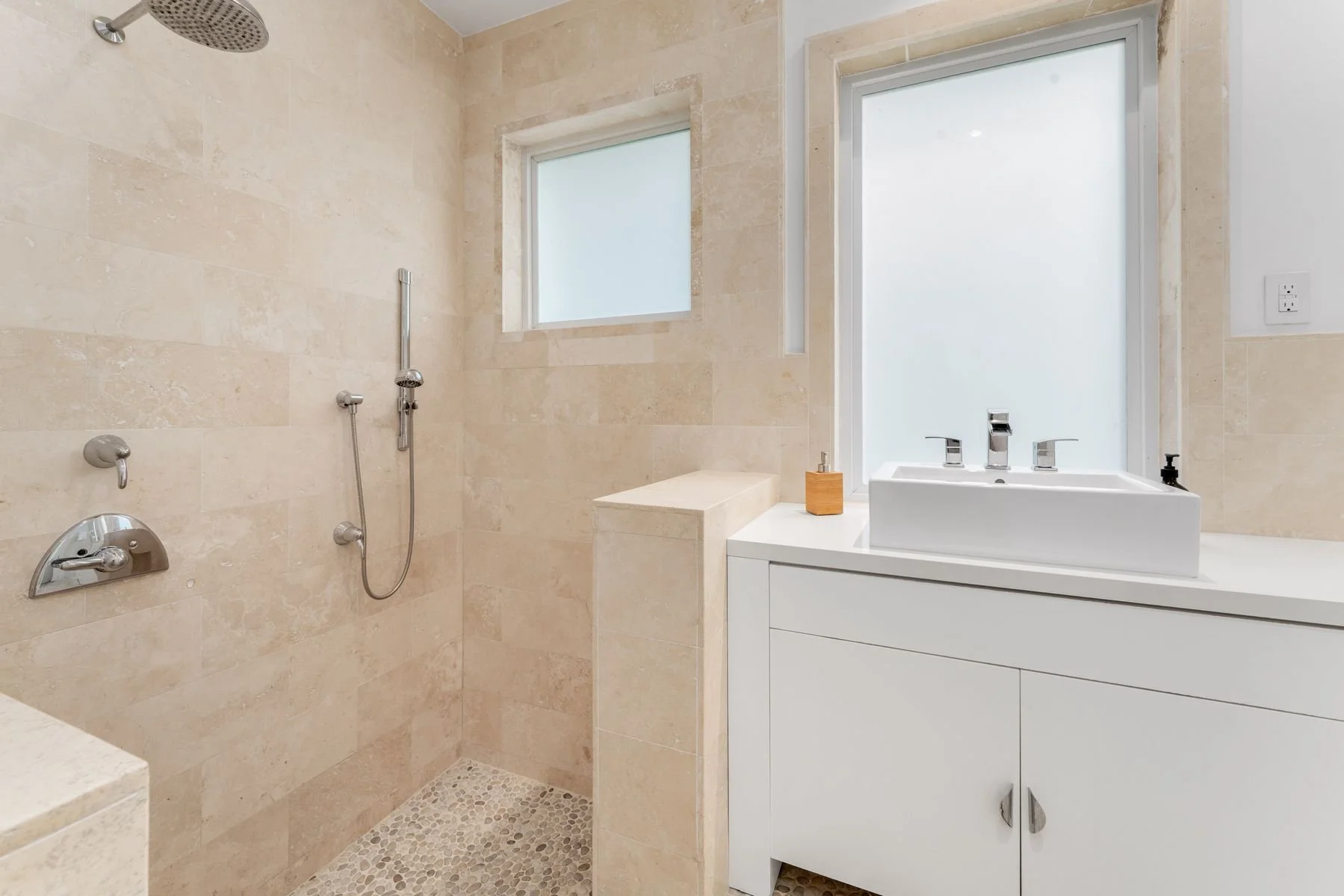 Cabana bath sunken shower for 3 and/or pets! 