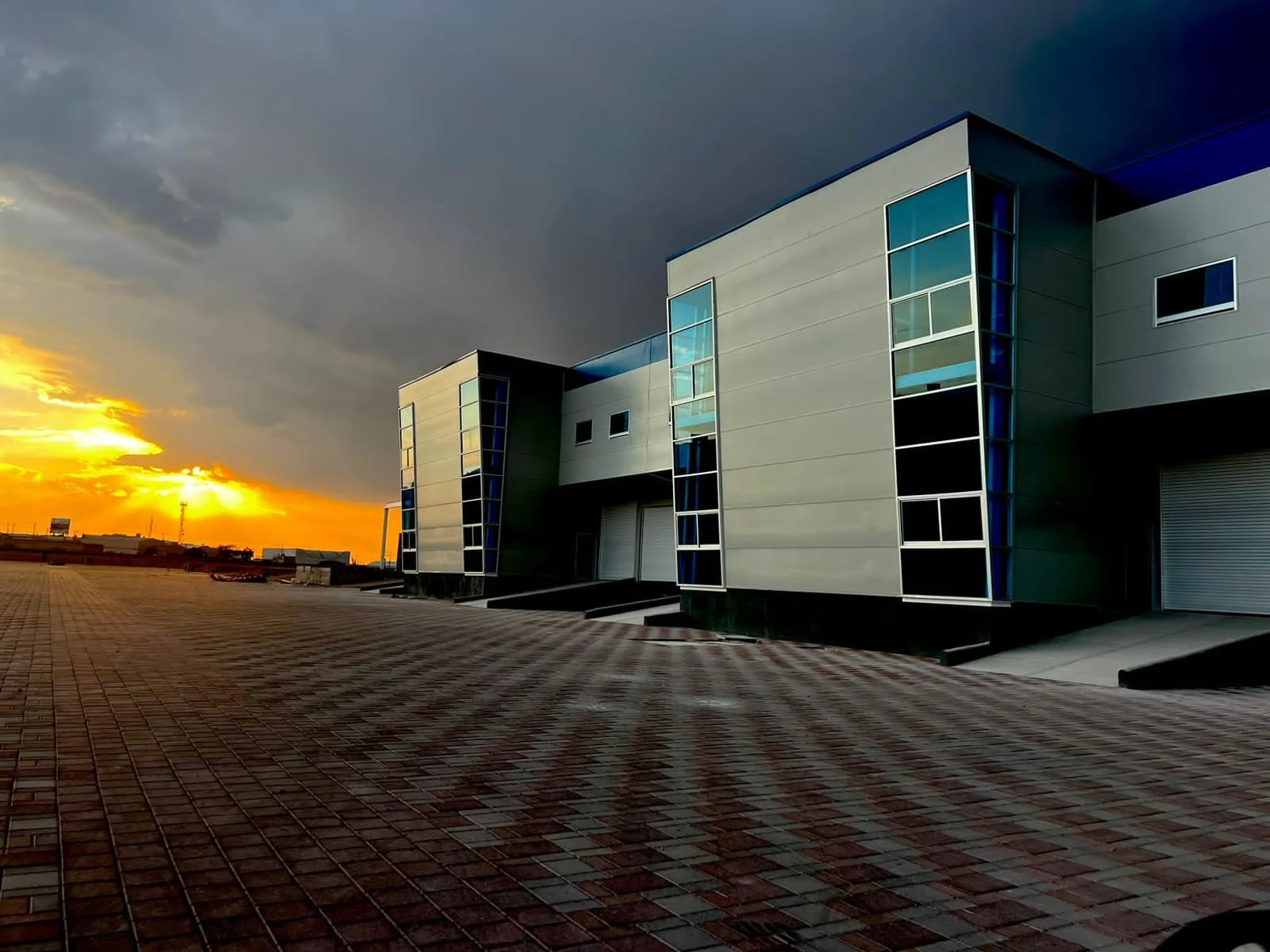 Parque industrial en Querétaro con espacios disponibles para venta y renta.