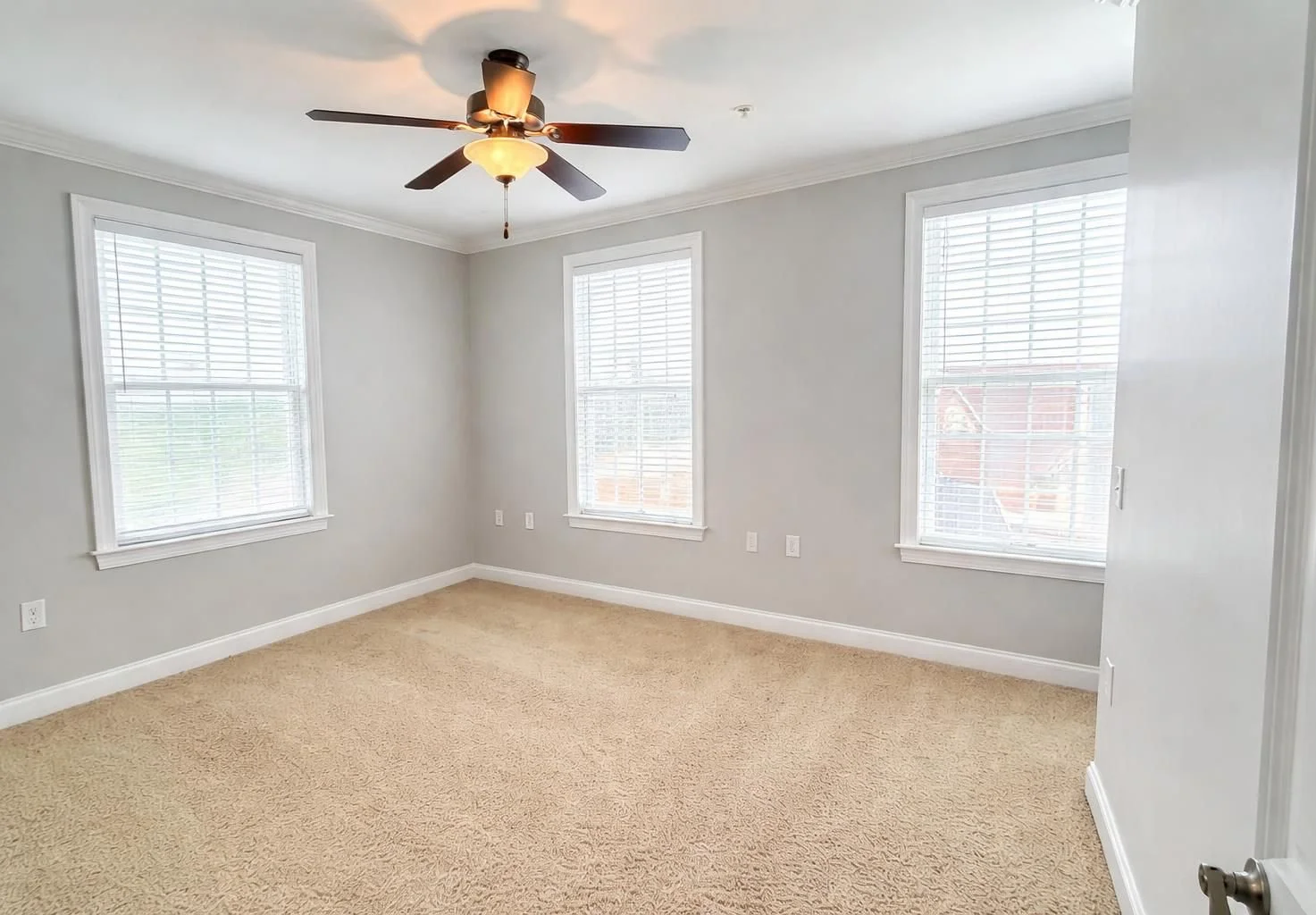 main bedroom.jpg