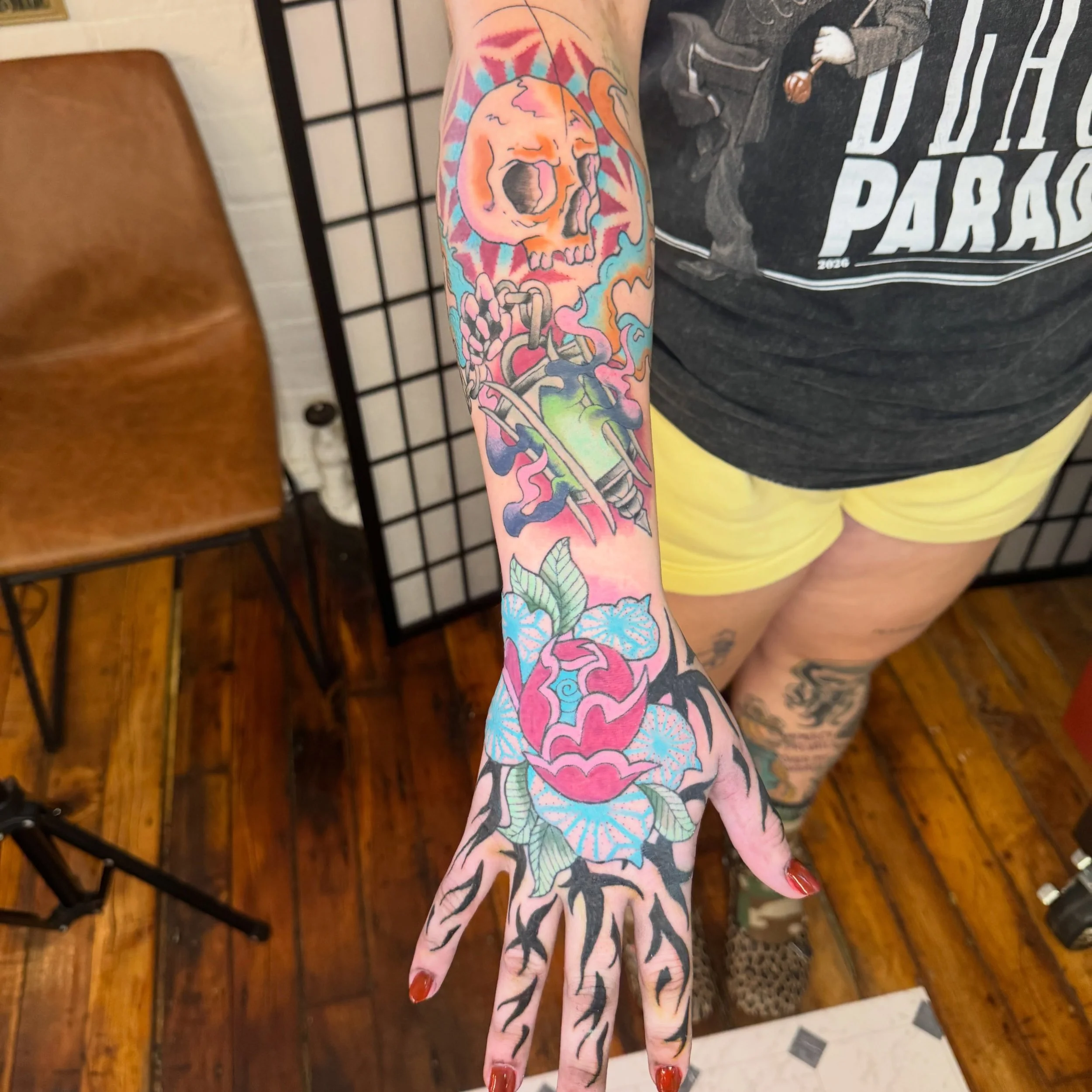 Seven hours later and we are here! 2nd session here and we did the colors as well as the fingers. This was a crazy one!
#lanterntattoo #skeleton #peony #mntattooartist #minneapolistattooartist