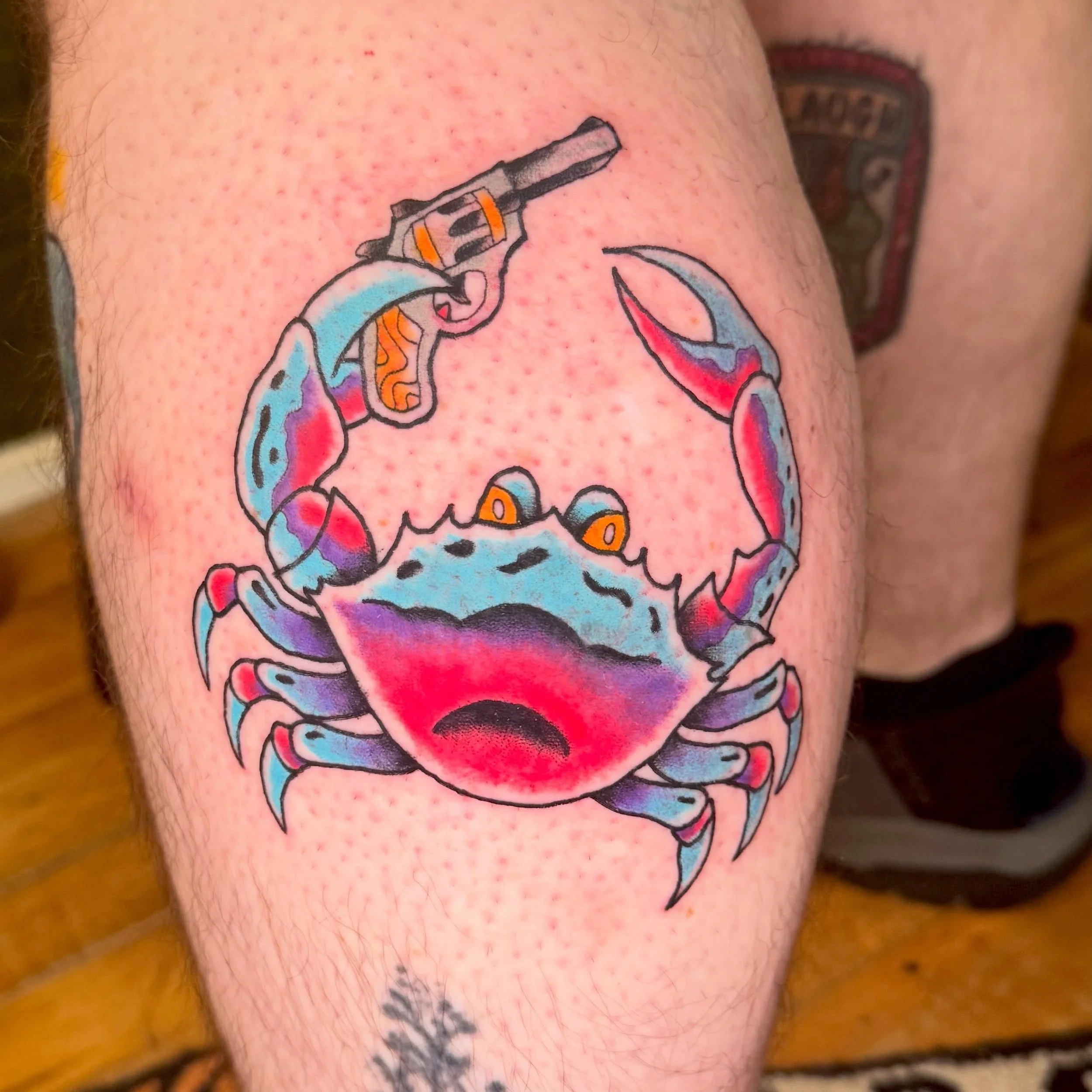 Crab with a gun!
#crabtattoo #colortattoo #mntattooartist #minneapolistattooartist #crustacean