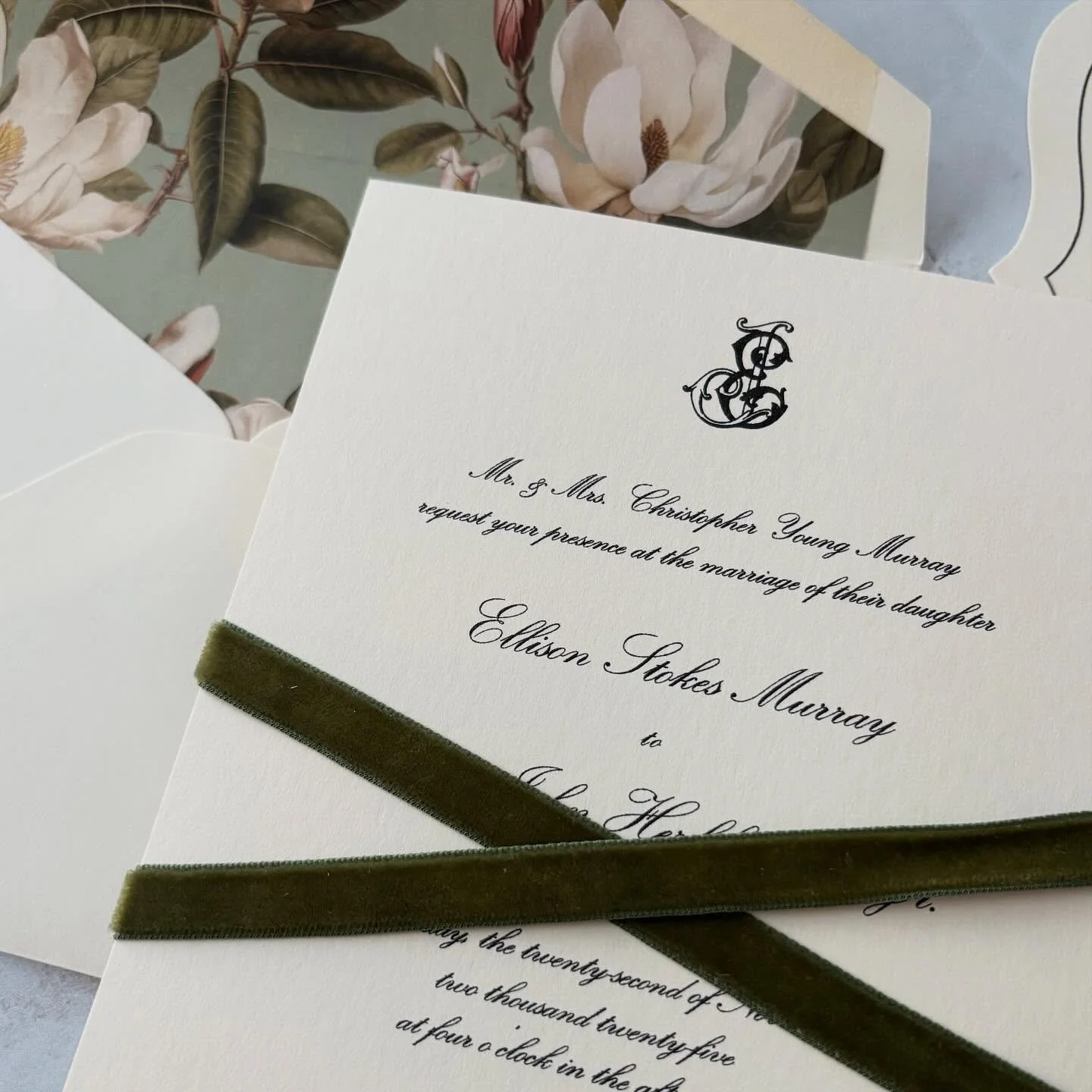 Sometimes the bride wants a super traditional design like her mom had. We can embellish with criss cross velvet ribbon and magnolia liners 🤍

#traditionalwedding #weddinginvitation #invitation #southernwedding #southernbride #calligraphy