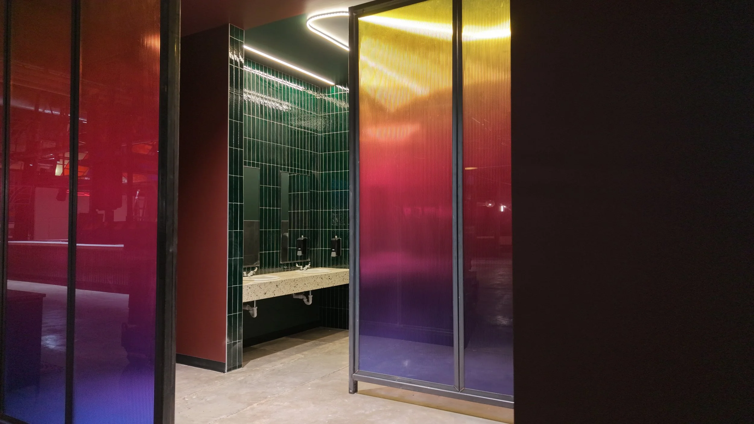 Moodswing-Restroom.JPG