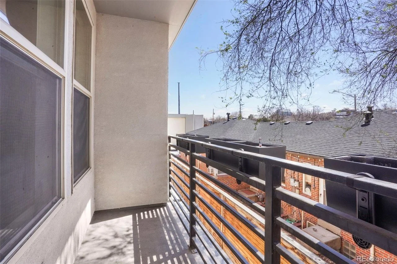 balcony.jpg