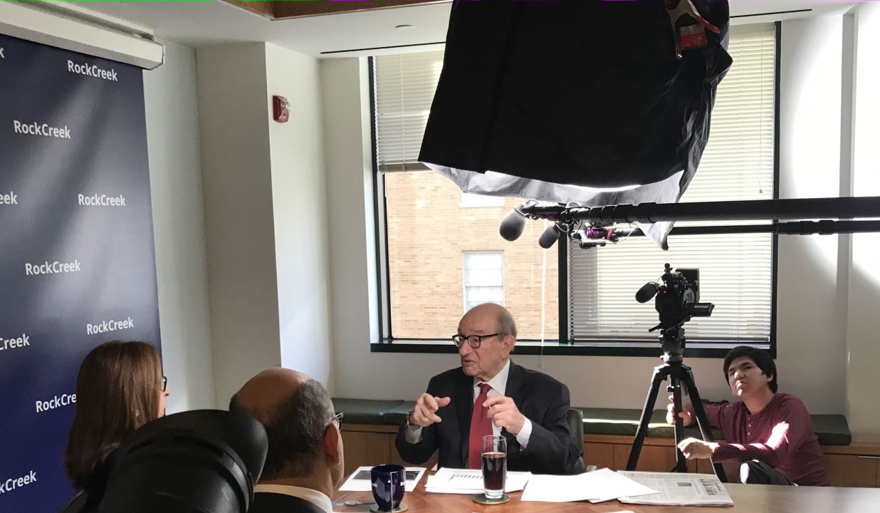 Alan Greenspan doesn’t do lights