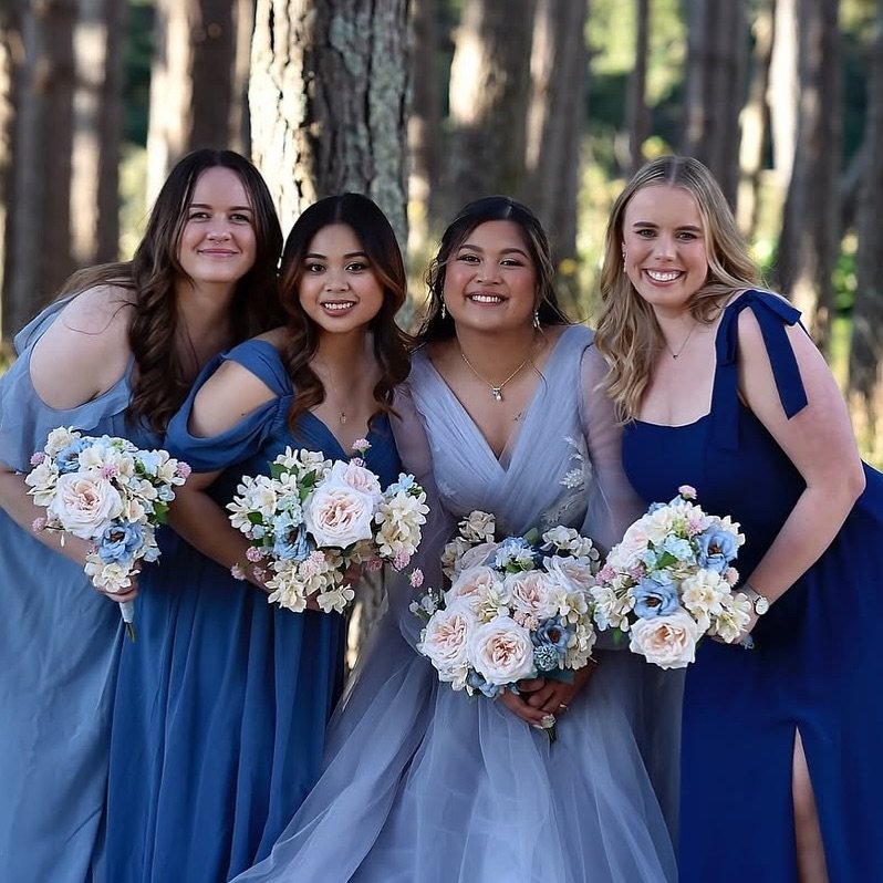 Beautiful bride Sam &amp; her bridal party 🩵 Loved getting these gals ready for Sam&rsquo;s special day 🤍